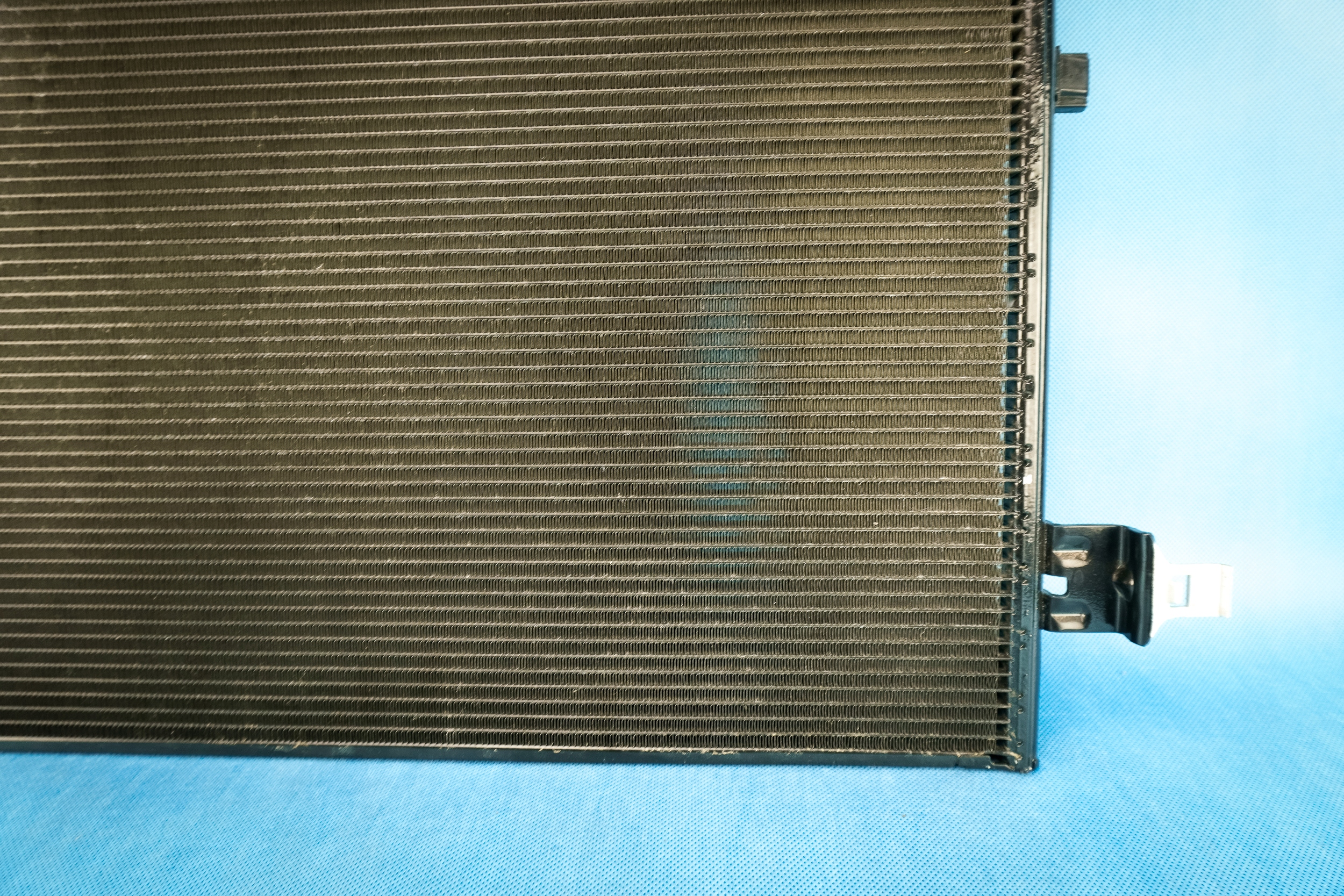 Radiateur climatisation Audi A8 S8 4H 4H0260401F 4H0260403F