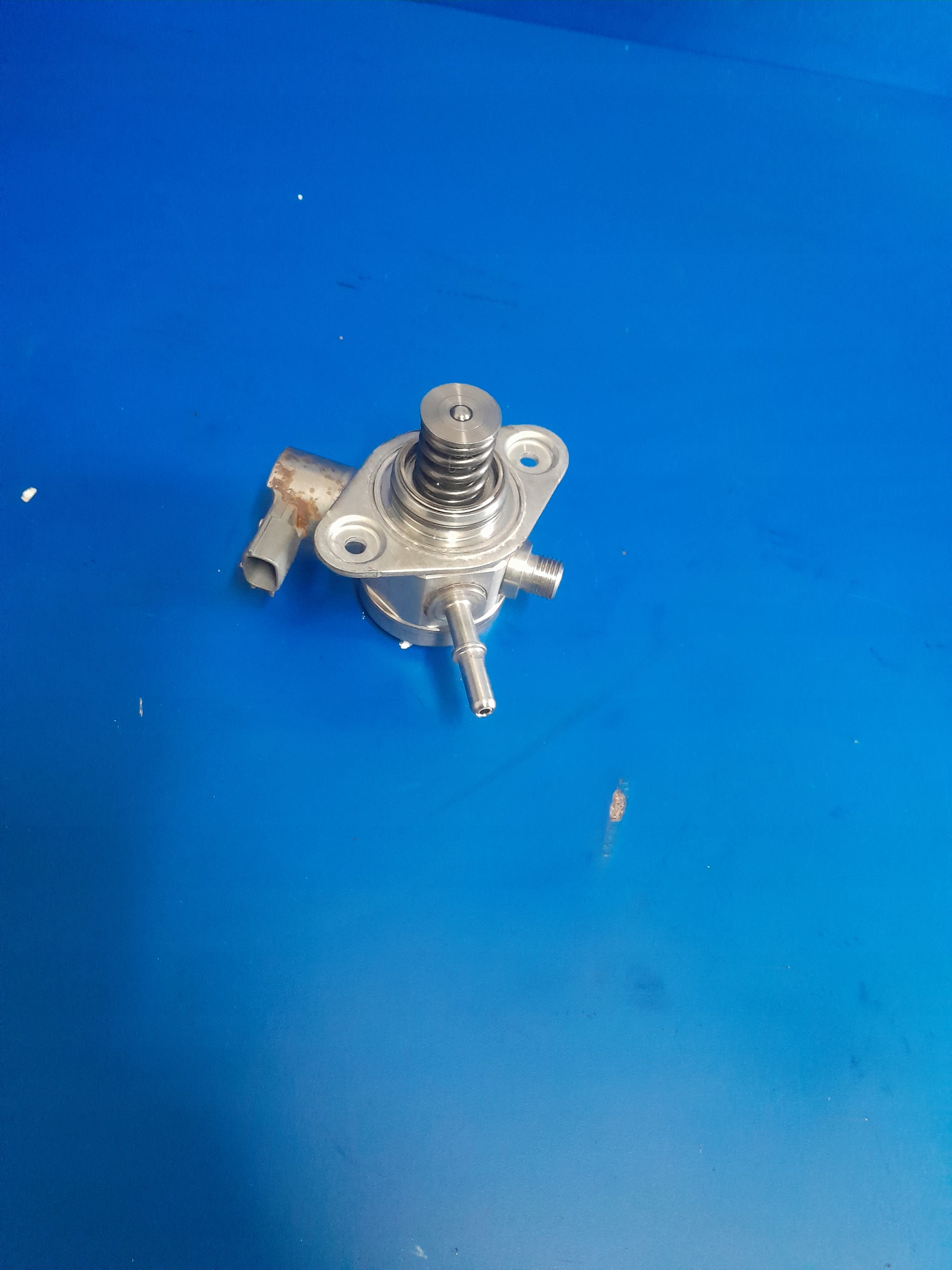 топливный насос 166301KC0A renault CLIO IV RS 1.6 TCE M5MA400