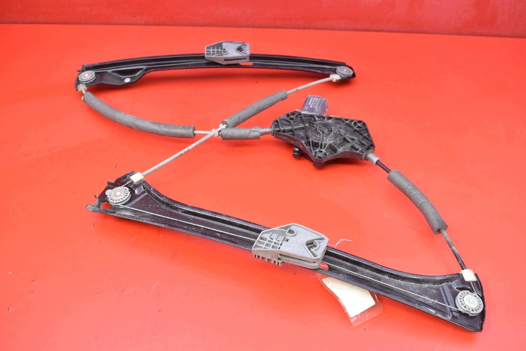 window regulator left front EU 5Q0959801B SKODA SUPERB 3 III 5D HB 15-20