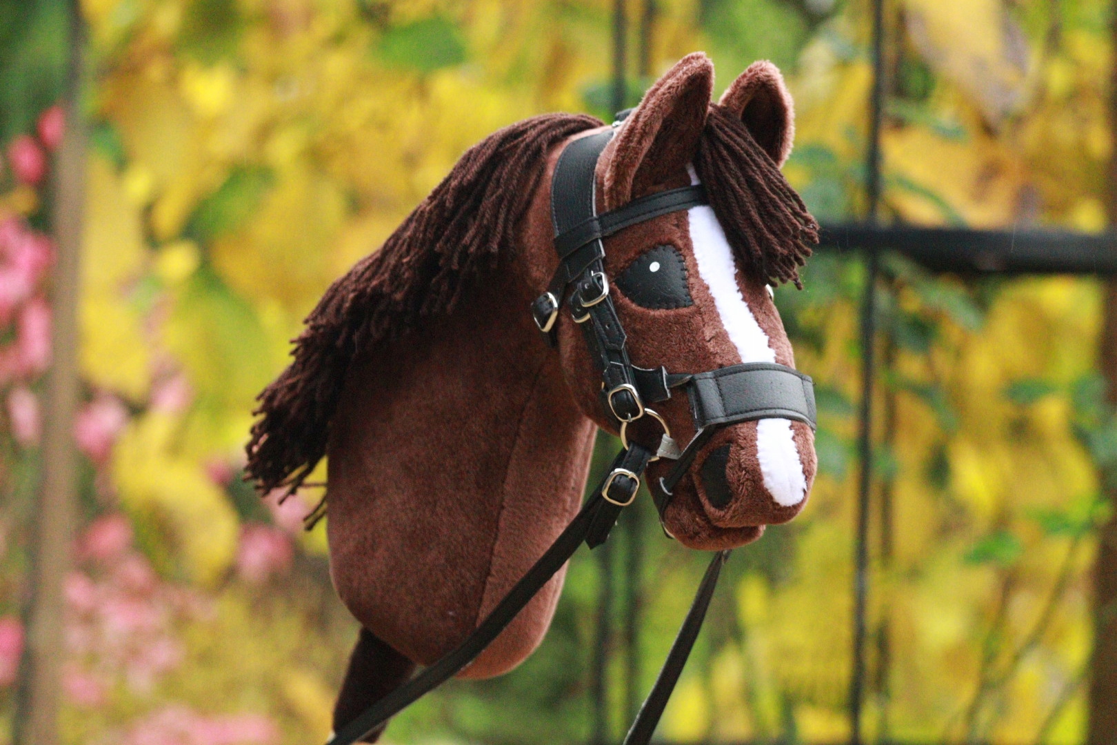 Ogłowie high jump czarne z regulowaną potylicą dla hobby horse r. A4