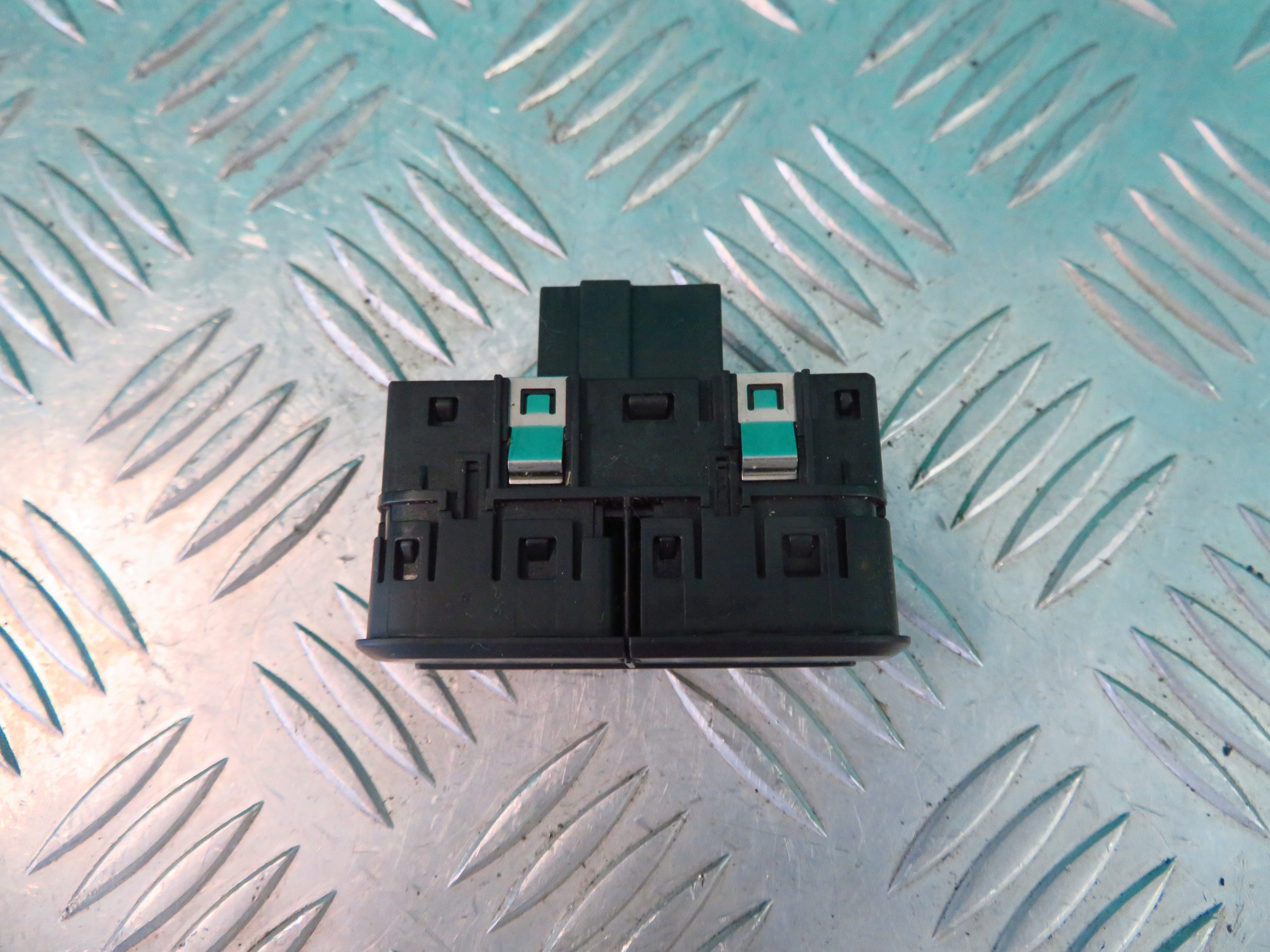 switch ESP TRAKCJI ZJAZDU FORD RANGER IV 17R