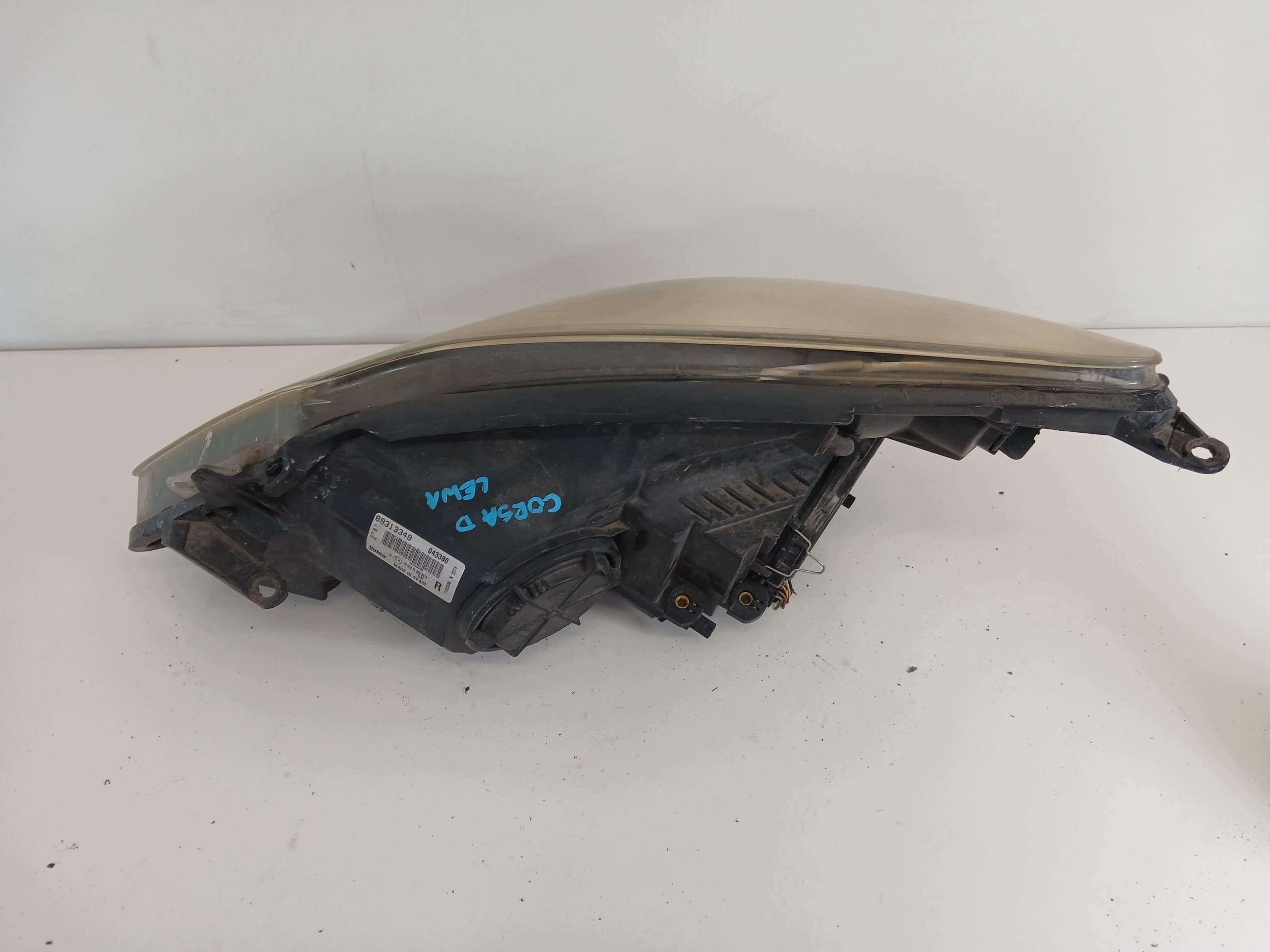 OPEL CORSA D light right front PRZEDLIFT CIEMNA 89313349