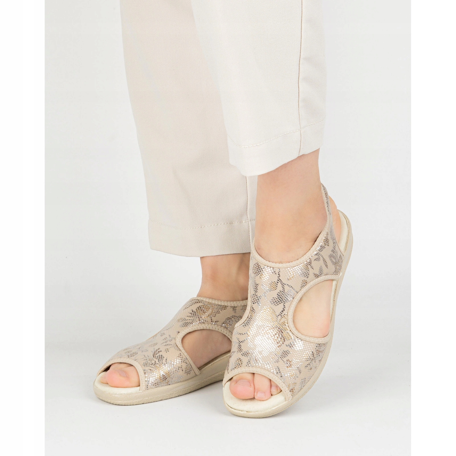 Dámské elastické anatomické sandály emma béžové lesklé 39