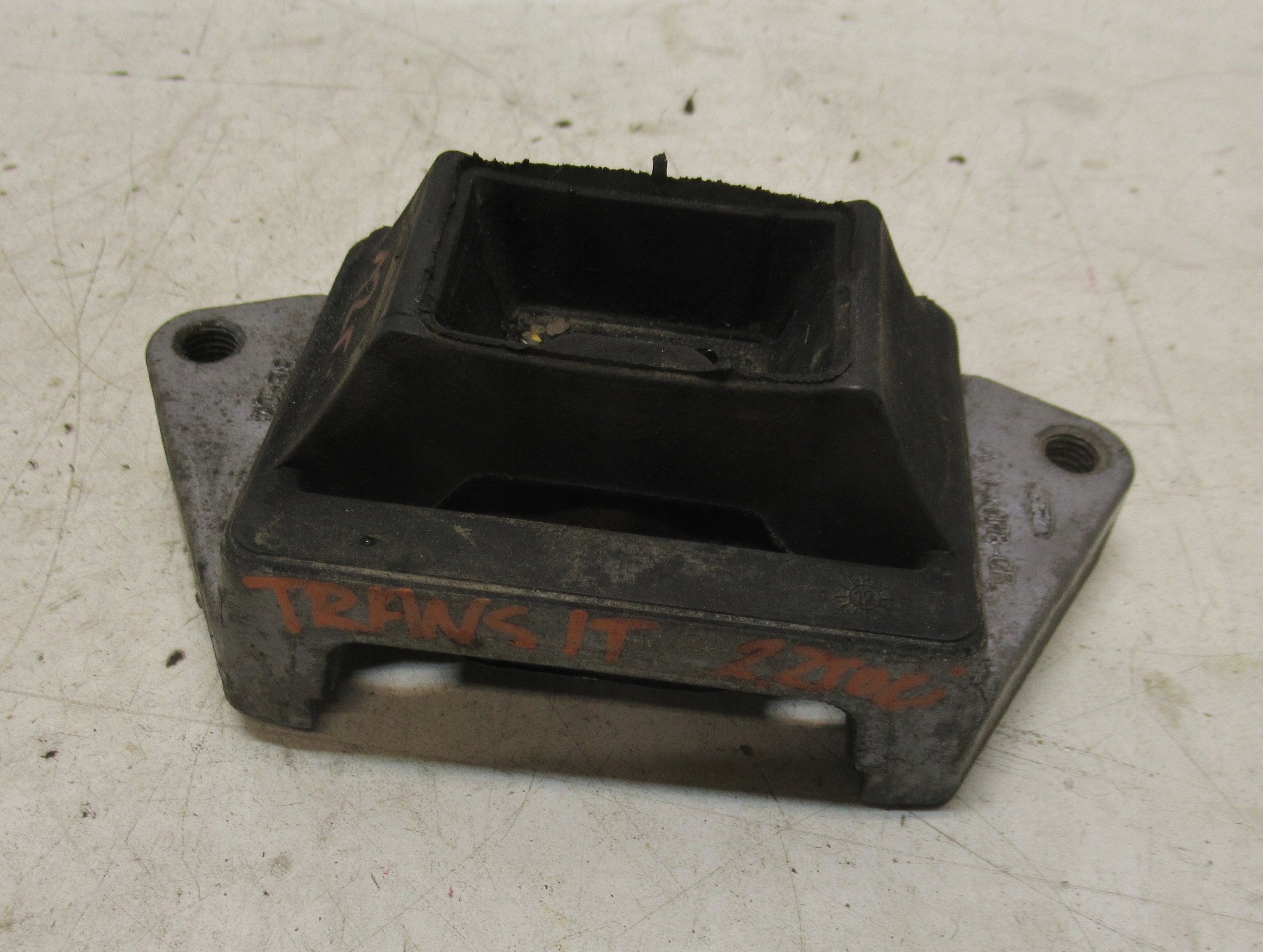 TRANSIT MK6 2.2 TDCI gearbox mounting 6C11-6068-CB