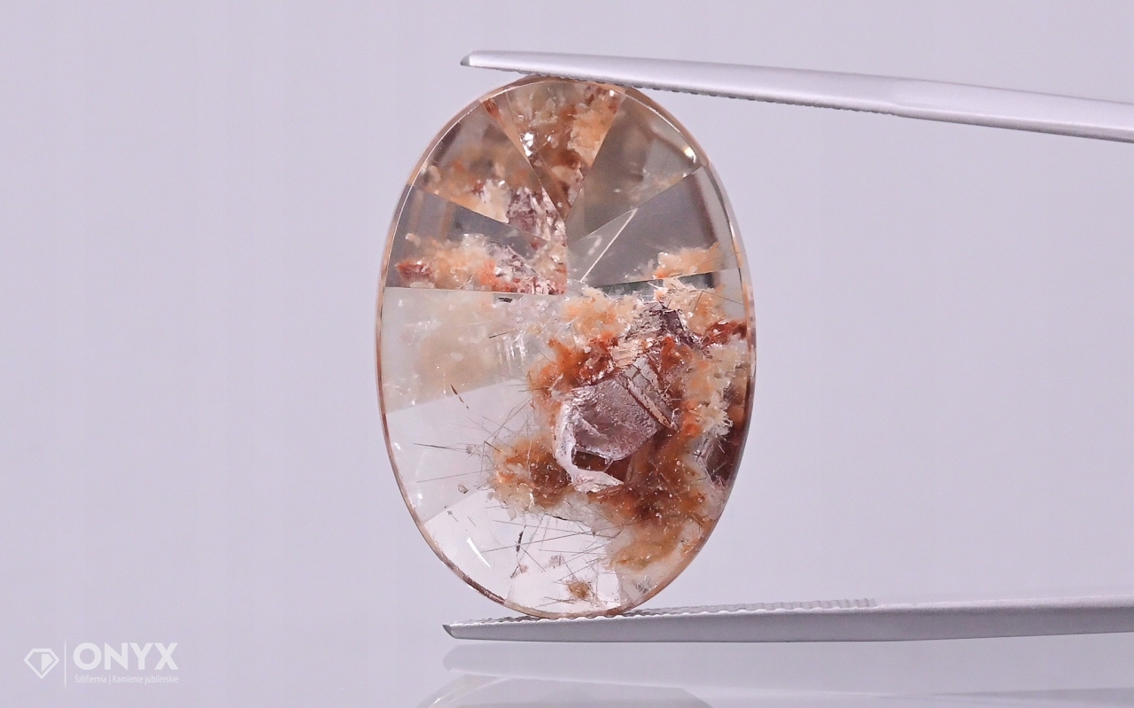 Křemen s Lodolitem fazetovaný ovál 25x17,5 mm