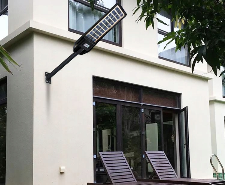 LAMPA SOLARNA ULICZNA LED 400W CZUJNIK RUCHU IP65 Marka Focla