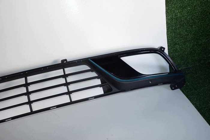 KIA NIR 16- Lüftungsgitter mitte der Stoßstange 86561-G5000