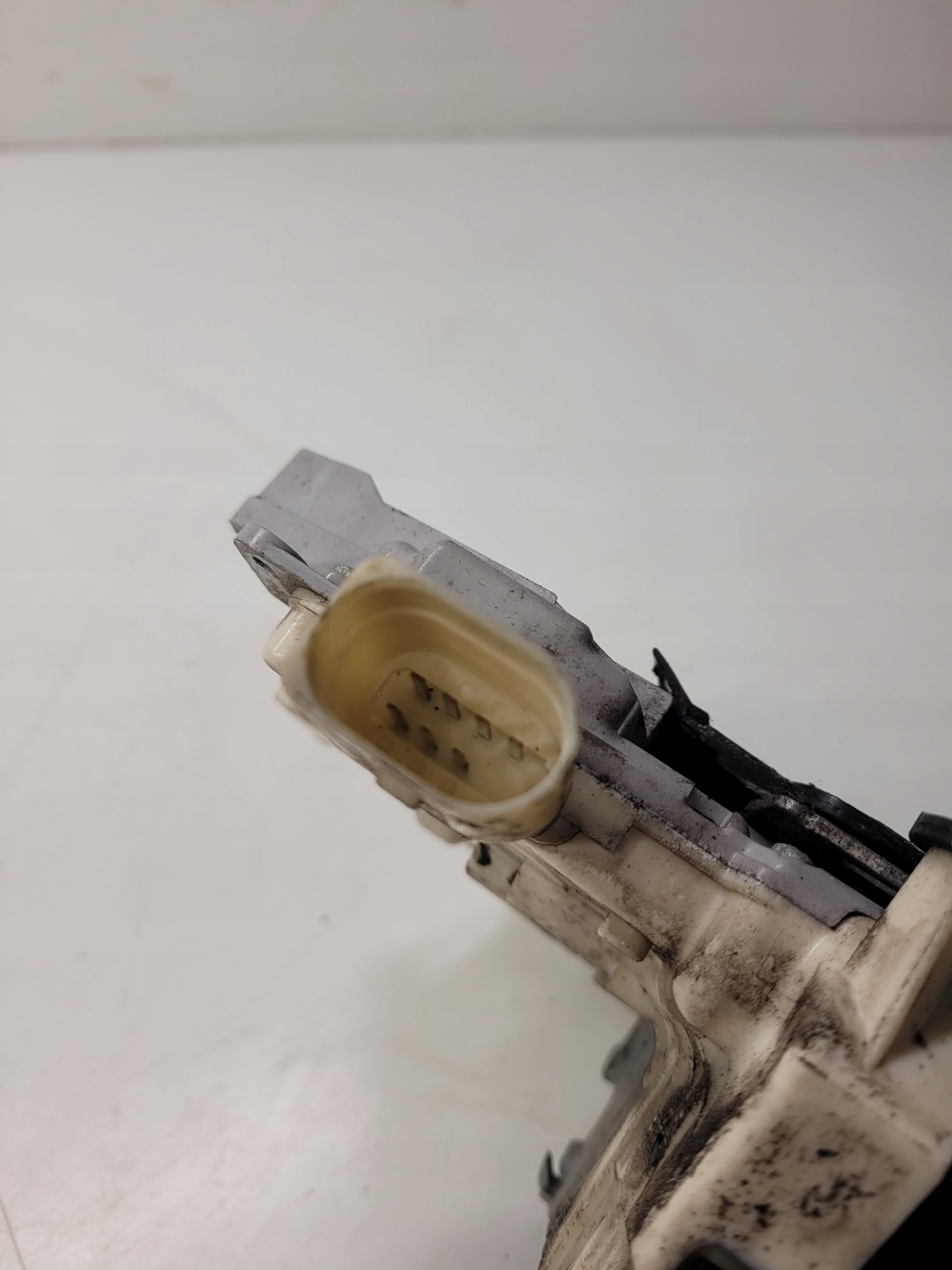 lock door right front AUDI A3 A6 4F1837016 7-PIN