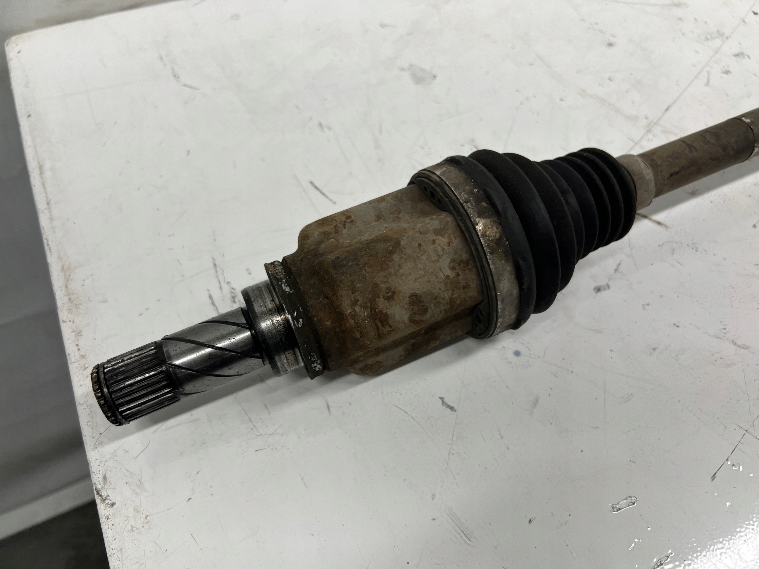Dacia Sandero II 1.5 dCi semi-axis right front right front 391007857R
