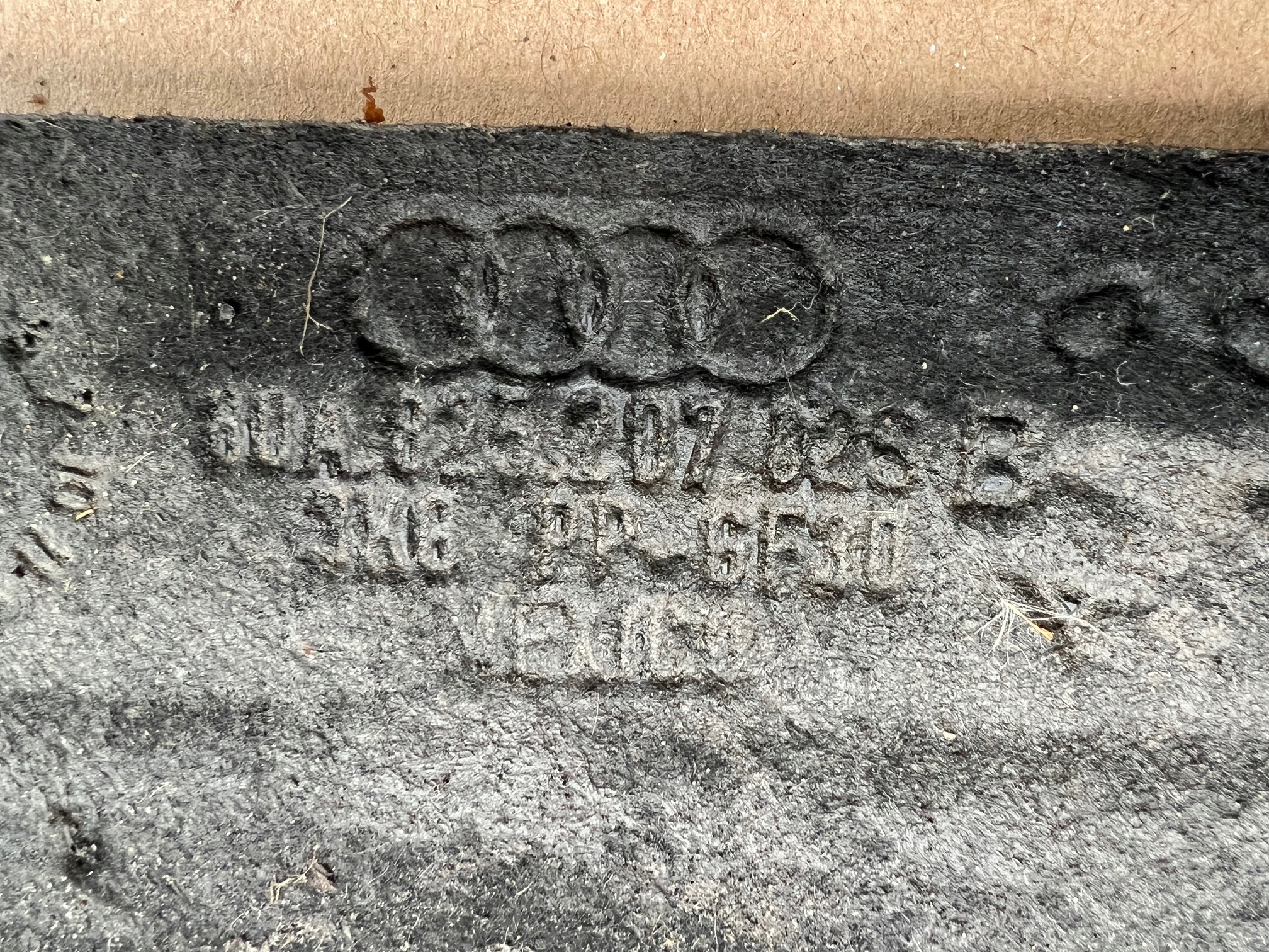 AUDI Q5 80A Blende Abdeckung abdeckung des Bodens Unterfahrschutz links 80A825207B