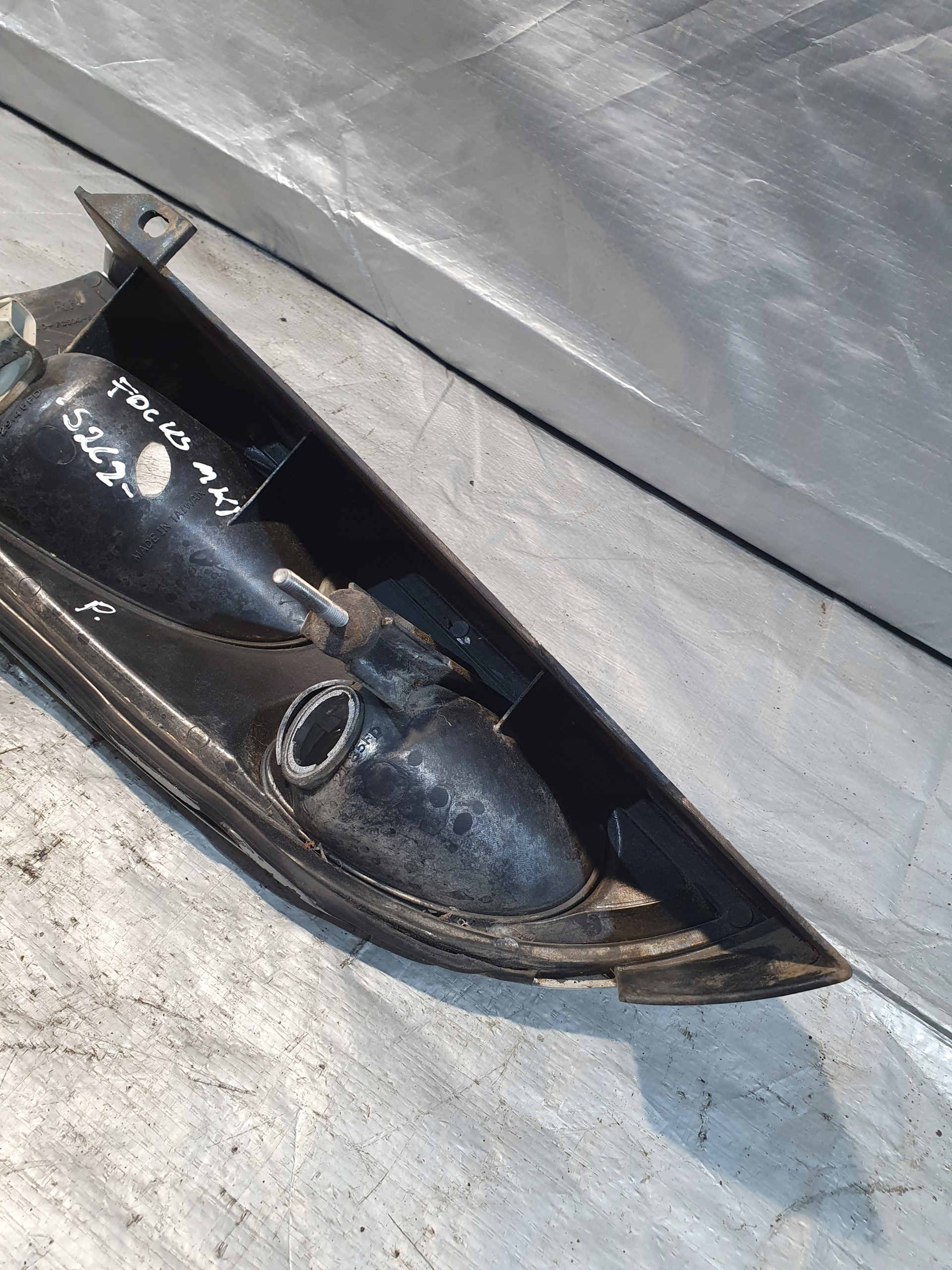 light right rear FORD FOCUS MK1 5D HB 98-04r.