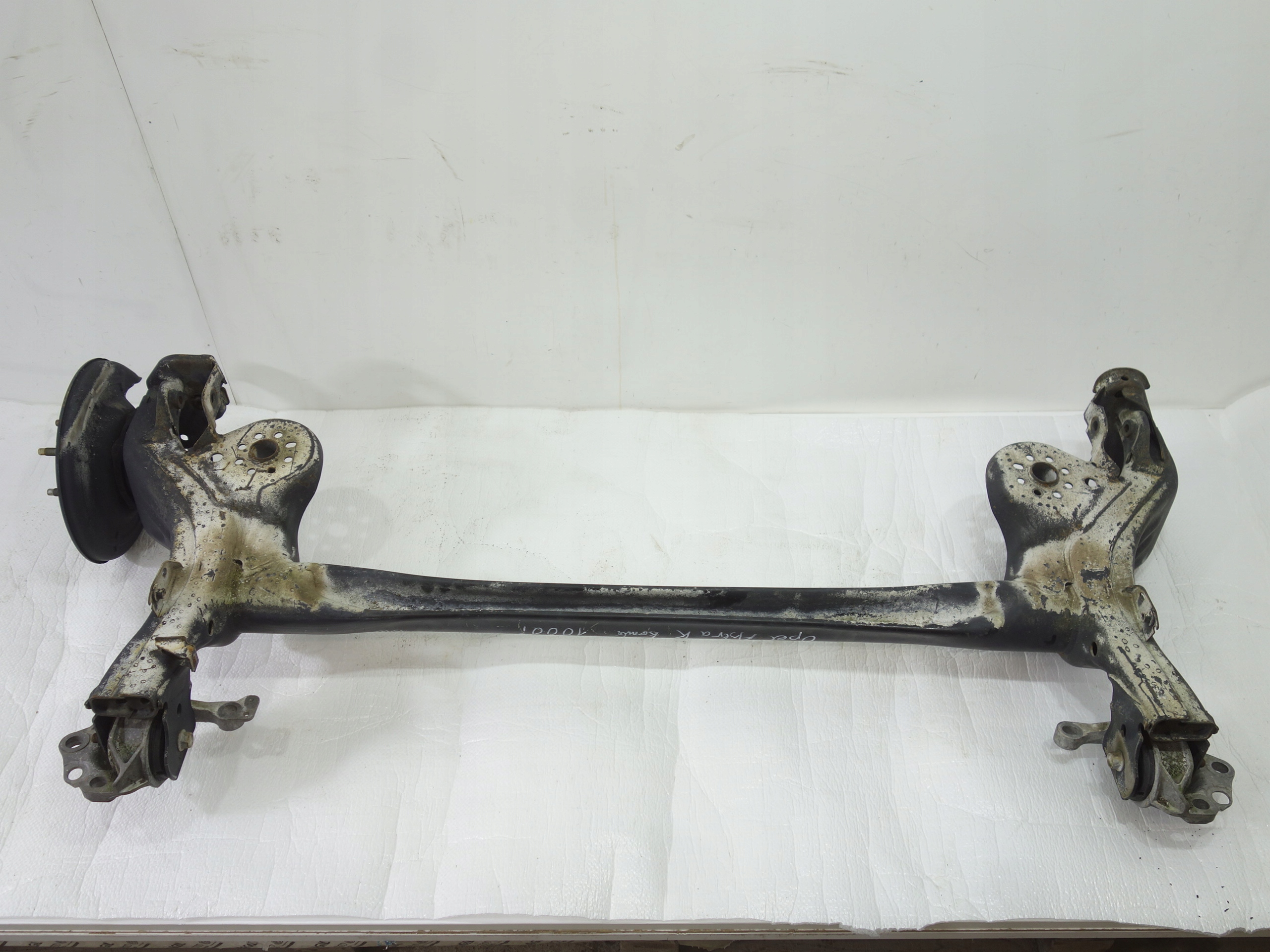 OŚ BELKA TYŁ OPEL ASTRA K V KOMBI