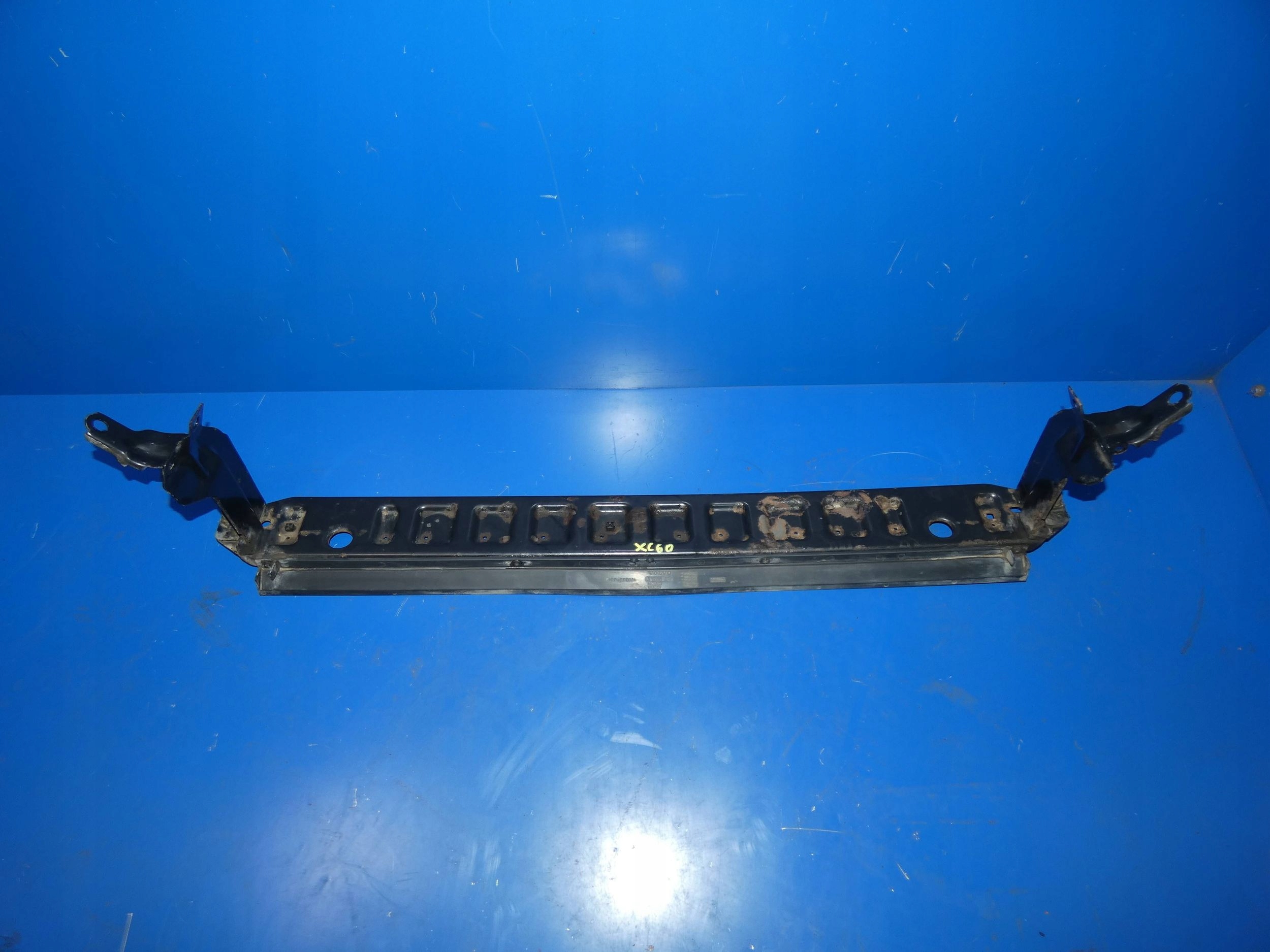 VOLVO XC60 et Traverse inférieure support radiateur Support plaque Radiateur Avant