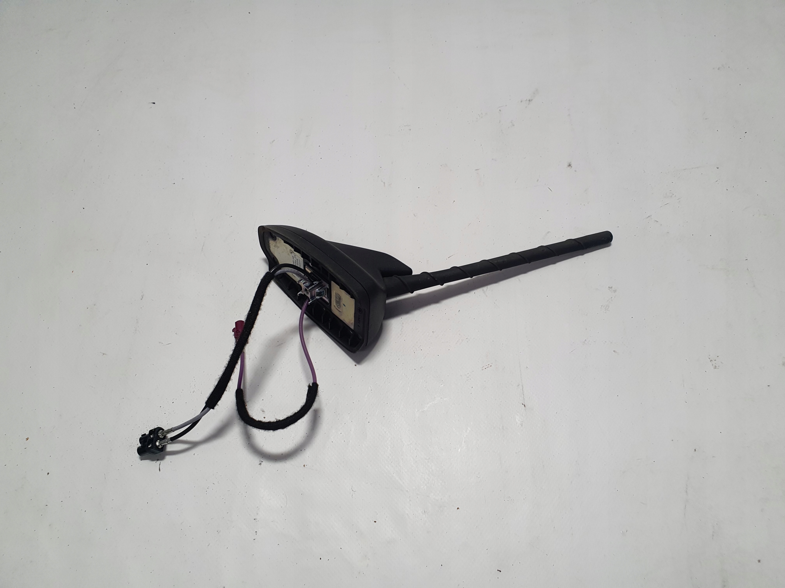 KN15-19G461-AB - АНТЕНА НА ДАХ FORD ECOSPORT LIFT 17-