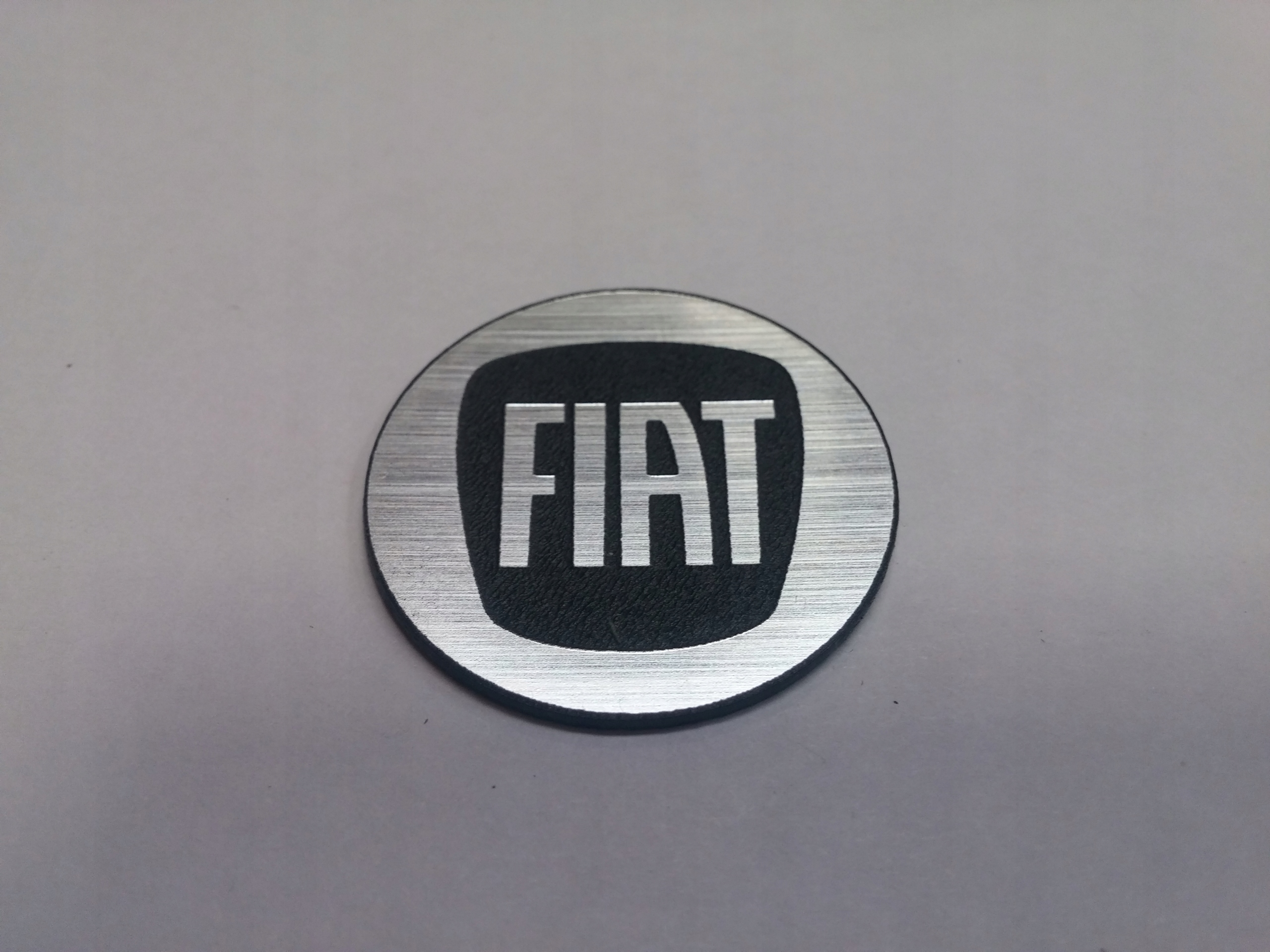 

Fiat naklejka emblemat 30 mm *srebrna