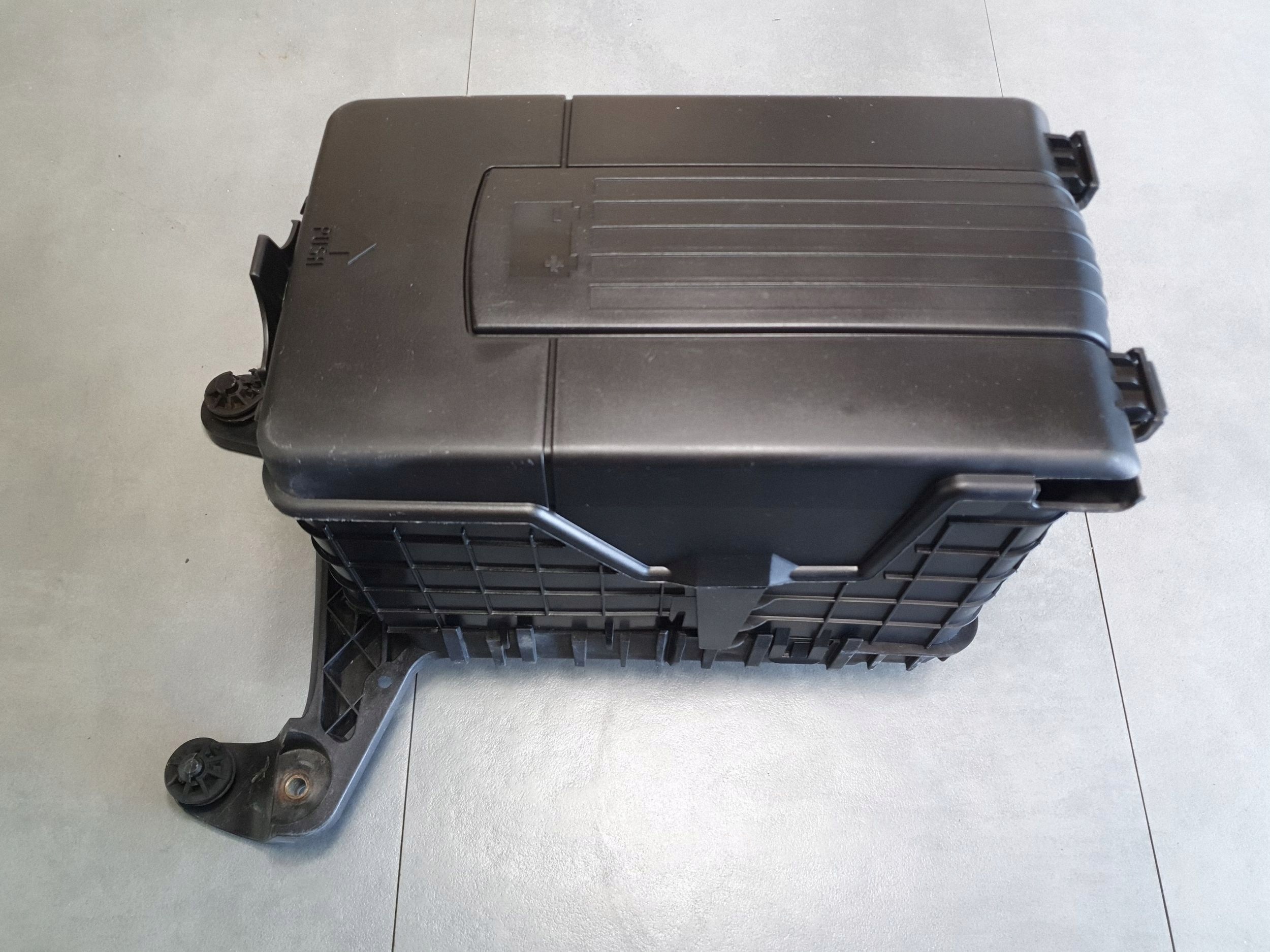 Volkswagen PASSAT CC držač akumulatora 1K0915333H