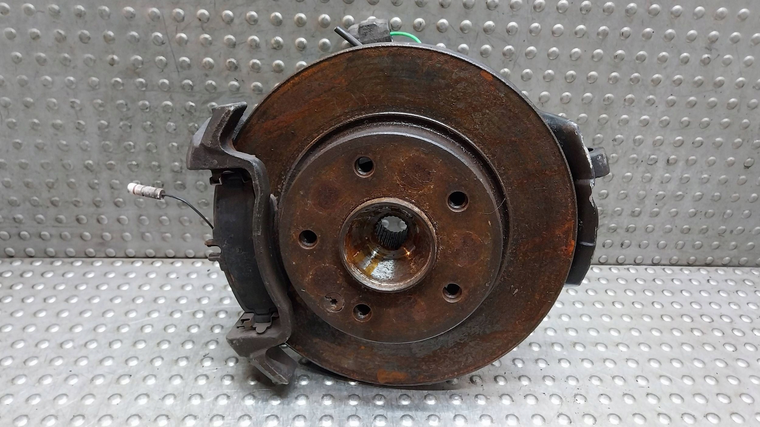 otoč čepu pravý předek 6813 MERCEDES A W168