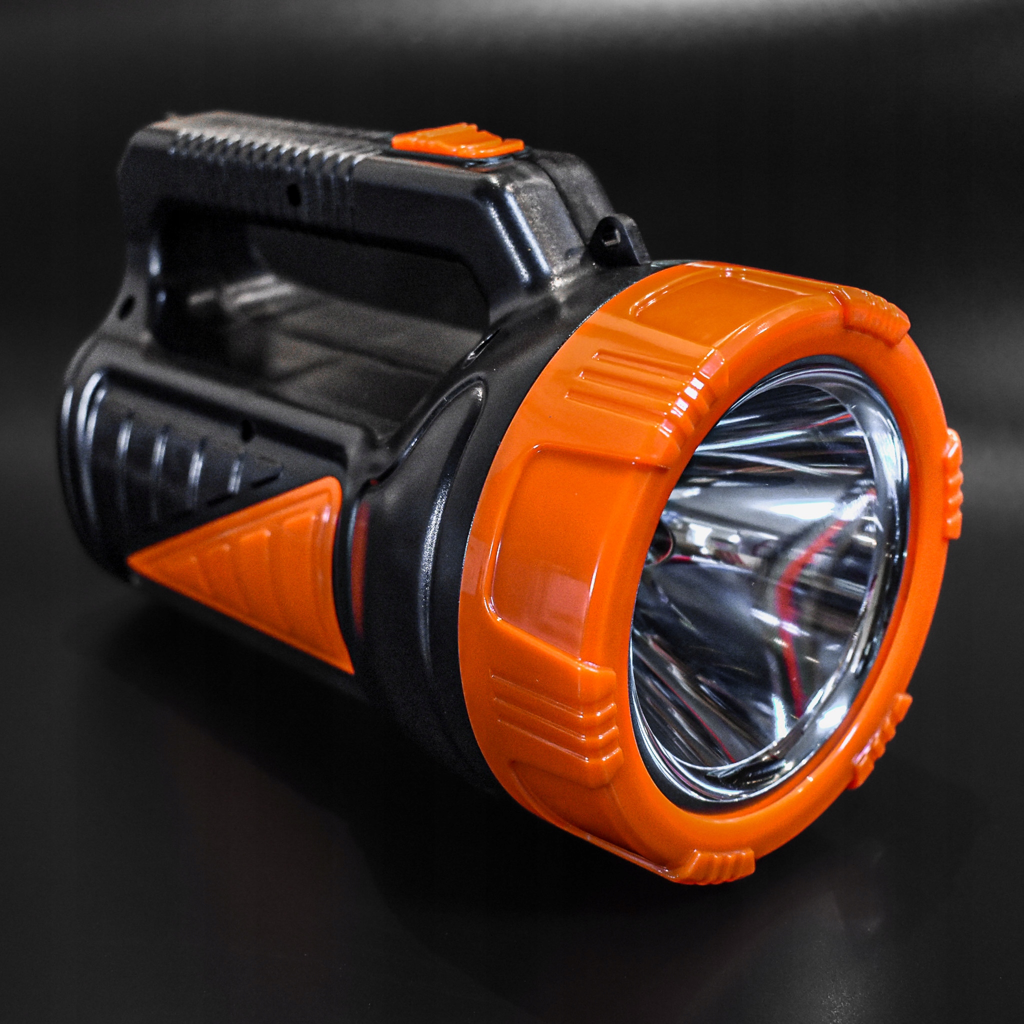 LATARKA LED MOCNA AKUMULATOROWA SZPERACZ ŁADOWALNA Kod producenta robocza lampa mocna wielofunkcyjna