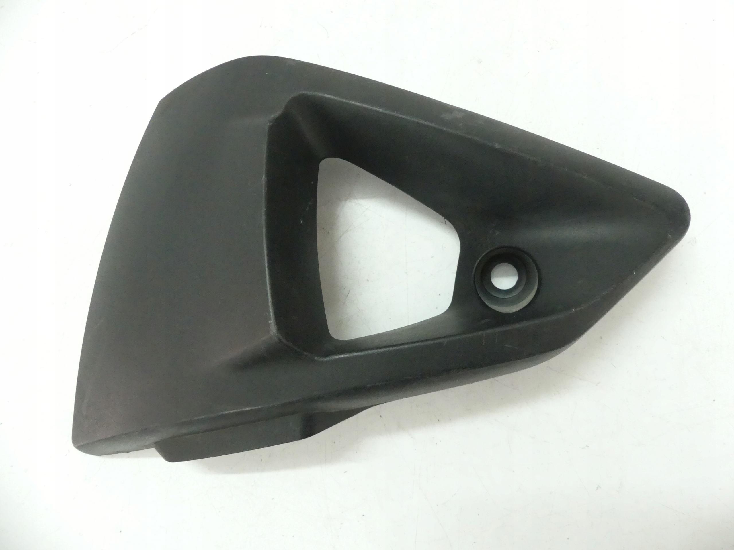 94441-31J0 94451-31J0 - ОБТЕКАТЕЛЬ L P ВПУСКНАЯ СТОРОНА SUZUKI DL 1000 14-16