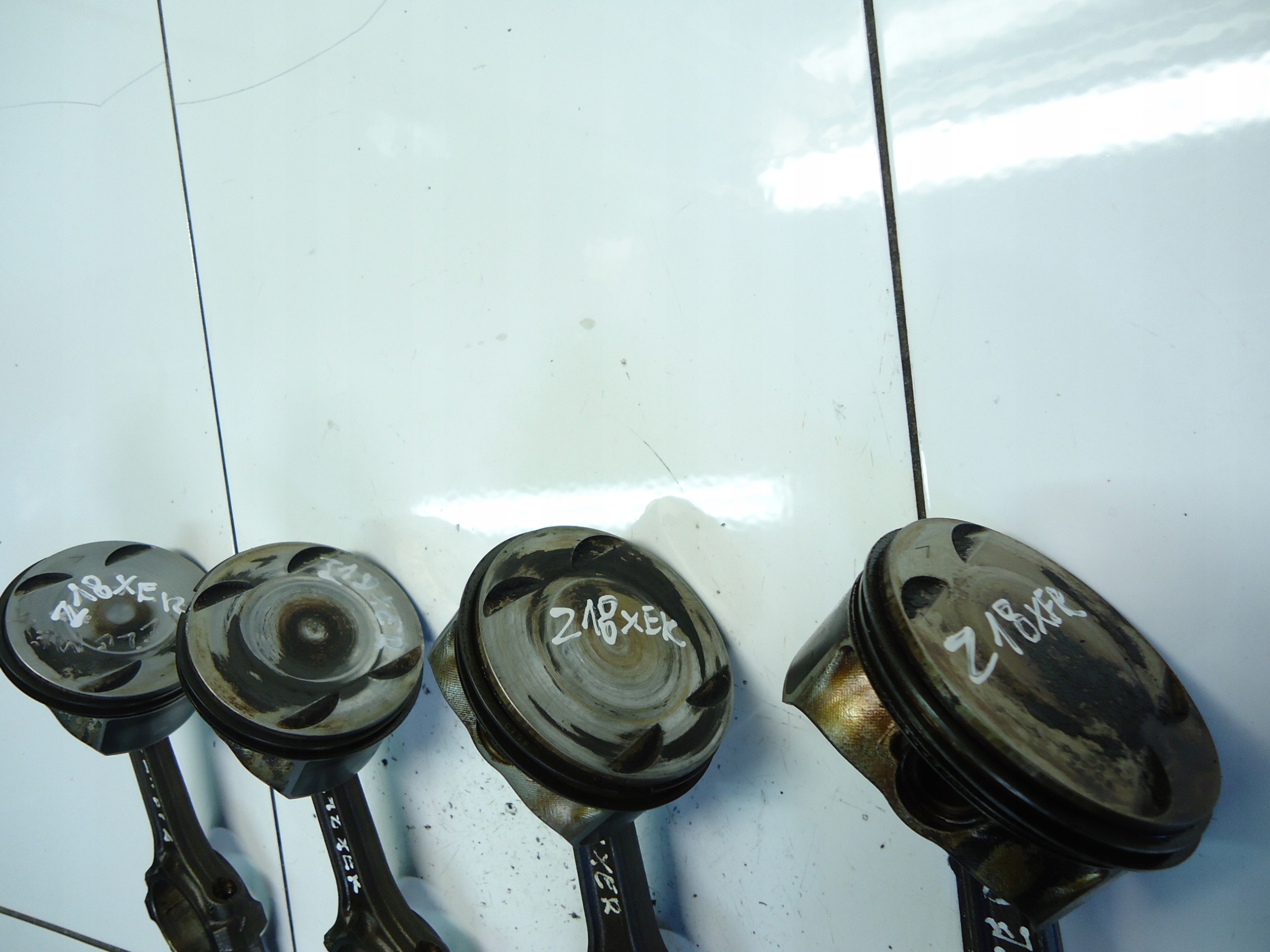 OPEL ASTRA J 1.8 16V Z18XER piston with connecting rod