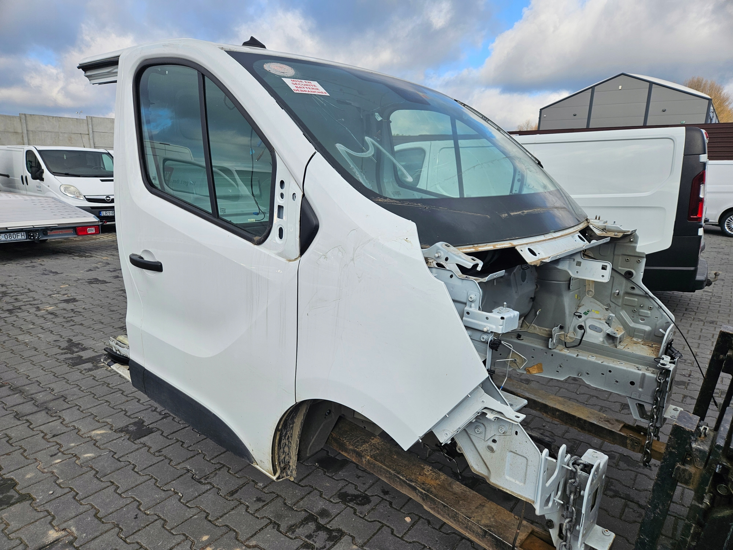 Renault Trafic III blatník přední předek pravý originál