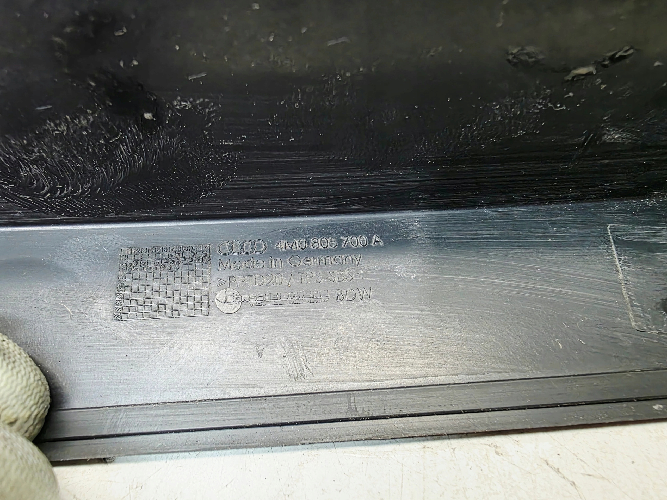 Couverture tablier moteur Couverture FARTUCHA Aile Droit AUDI Q7 4M 4M0805700A