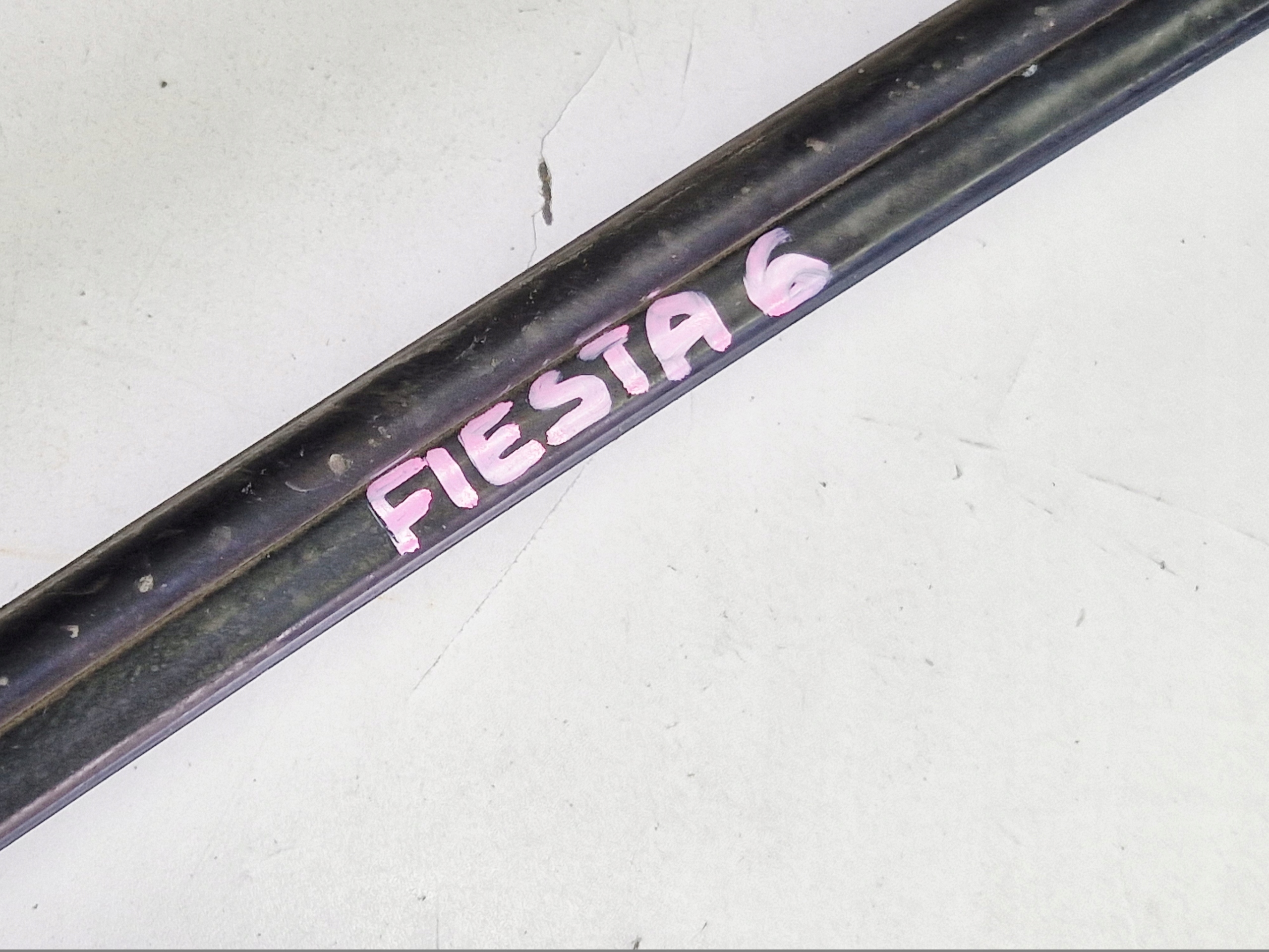 FORD FIESTA MK6 gasket under the window