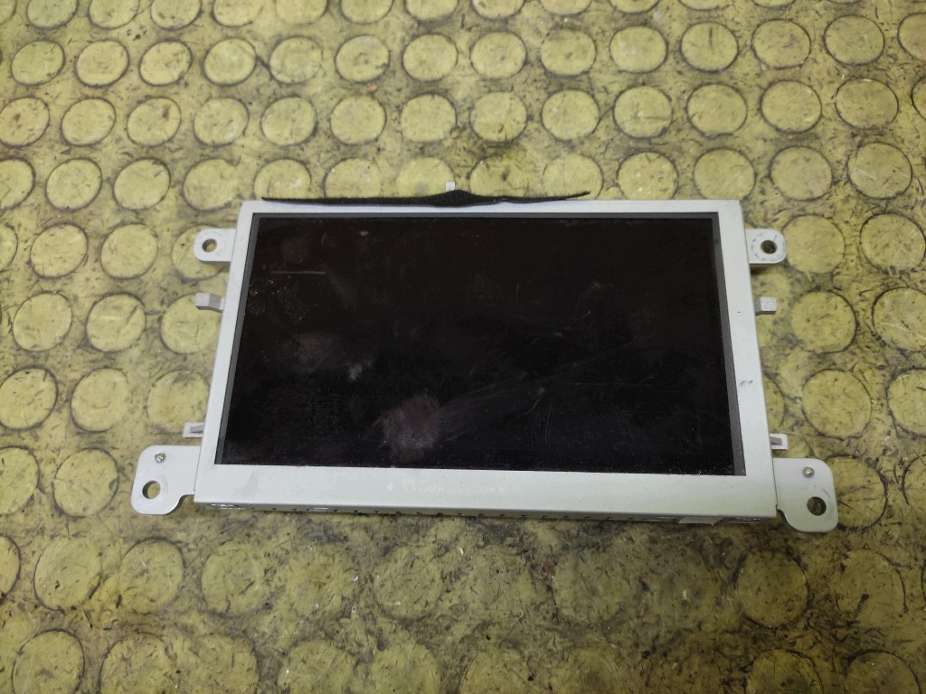 AUDI A4 B8 display 8T0919604