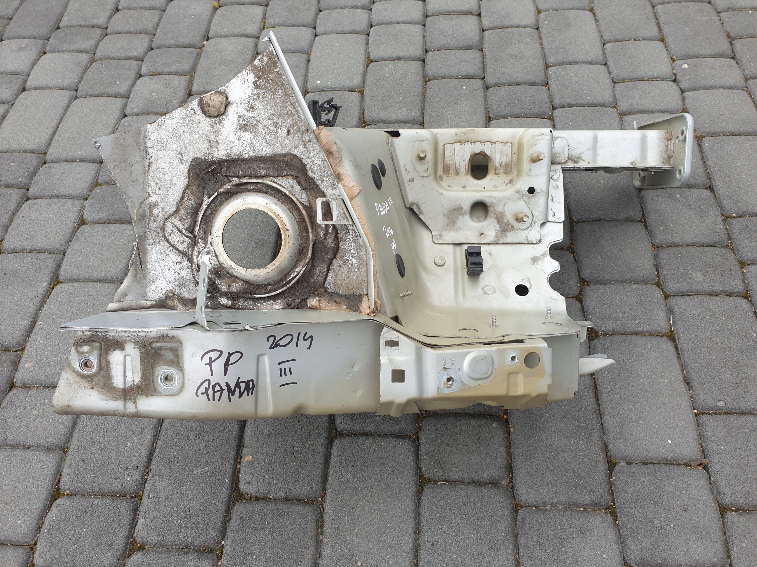 LONGHERONE quarto LONGHERONE FARTUCH FIAT PANDA III 3 2012- PP
