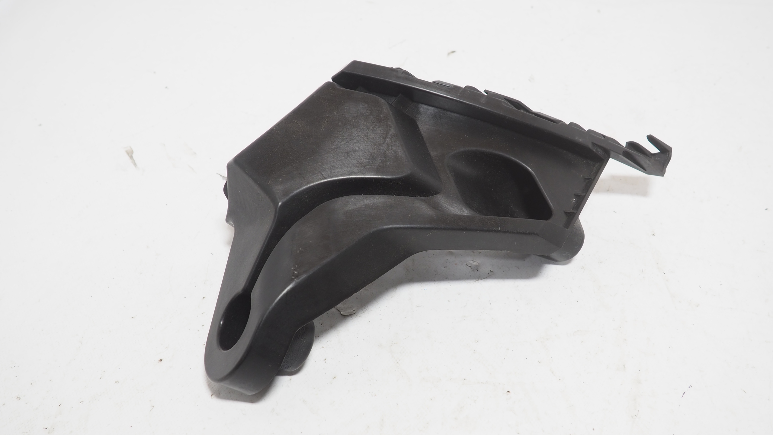 Lotus Eletre bumper bracket right rear part 8890536904