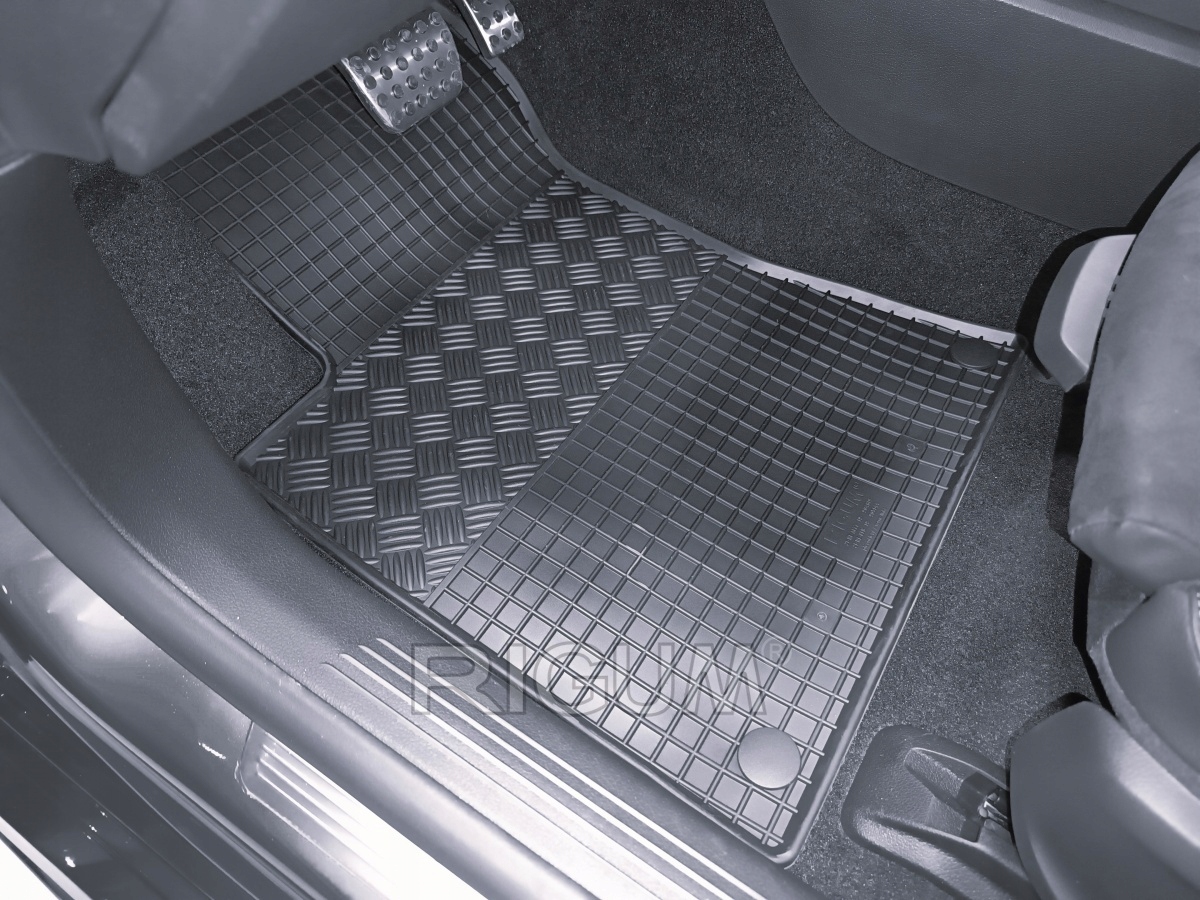 Zestaw dywaników do Mercedes GLA H247 od 2020 | górna pozycja - dywaniki Kolor czarny