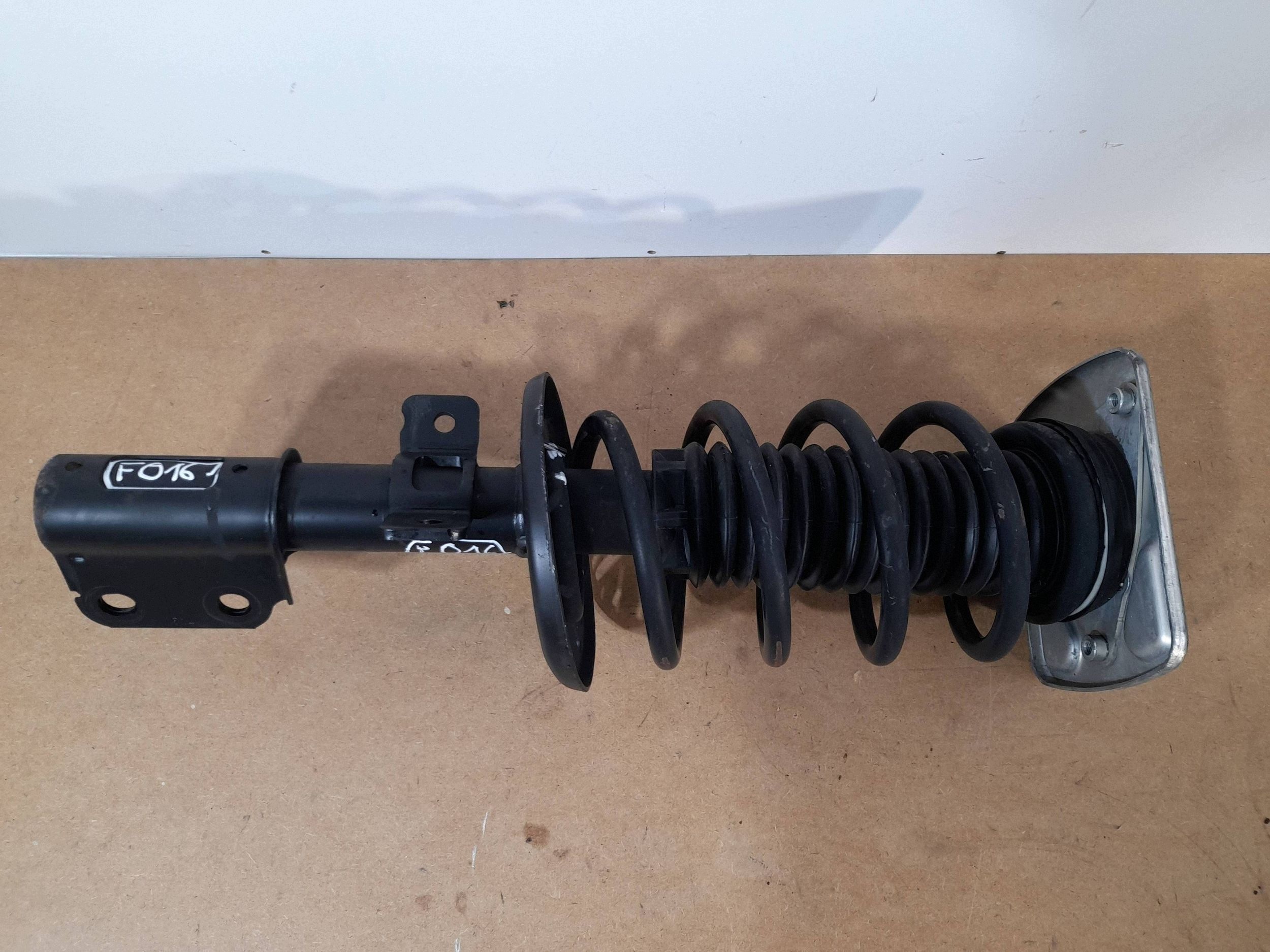 Toyota Proace shock absorber front ze spring (F016)
