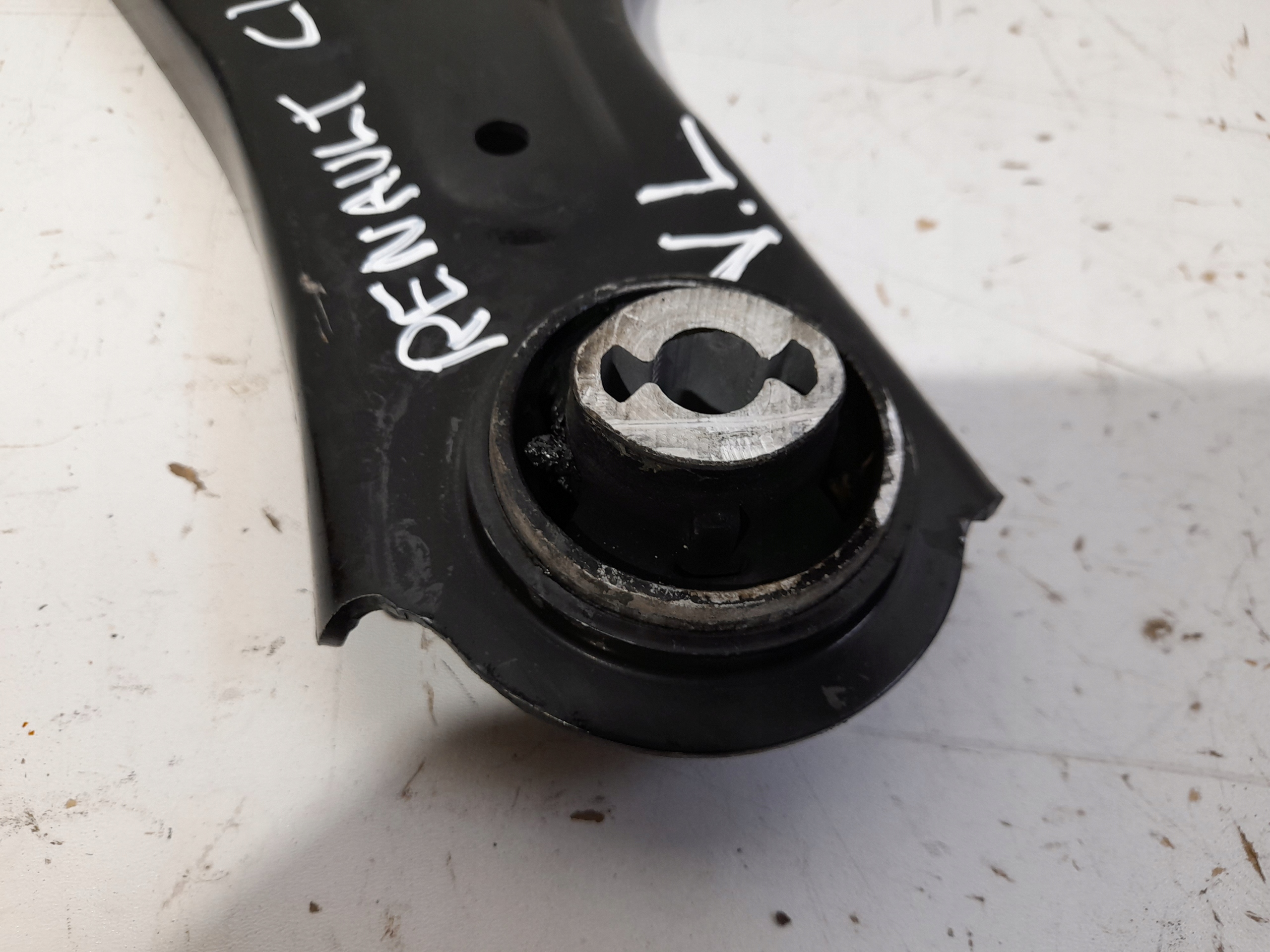 RENAULT CLIO V arm front left 56385R (Q43)