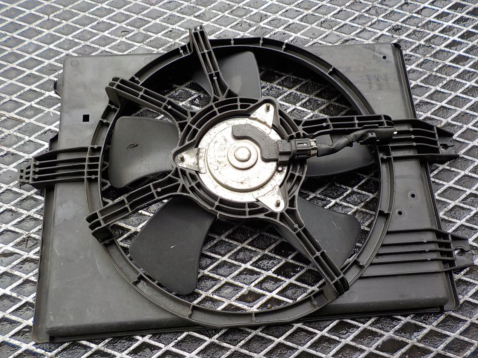 NISSAN X-TRAIL (T30) 2.2 D fan module radiator 3W970-M672Q