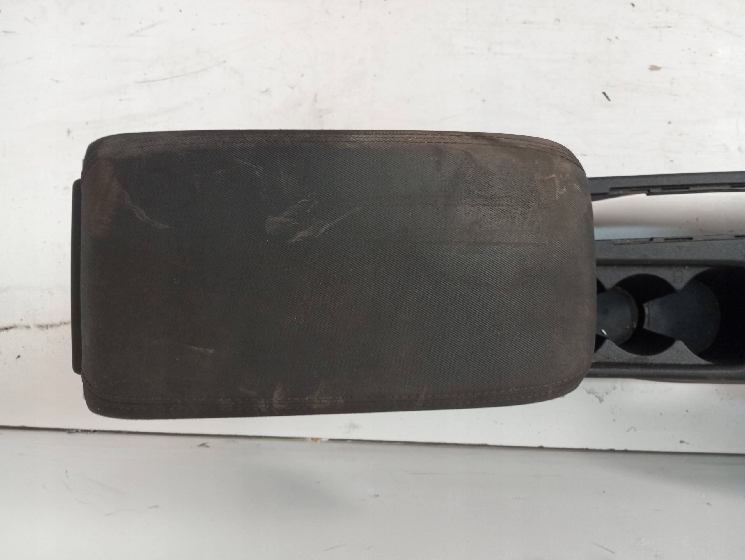 Tunel armrest Audi A1 82A