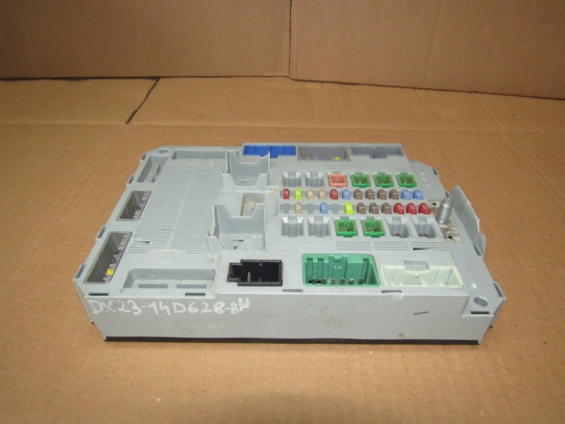 JAGUAR XF X250 SKRZYNKA BEZPIECZNIKOW modul DX23-14D628-BF DX23-14D645-BD