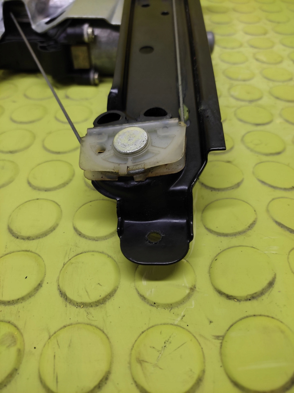 VOLVO V70 window regulator right front