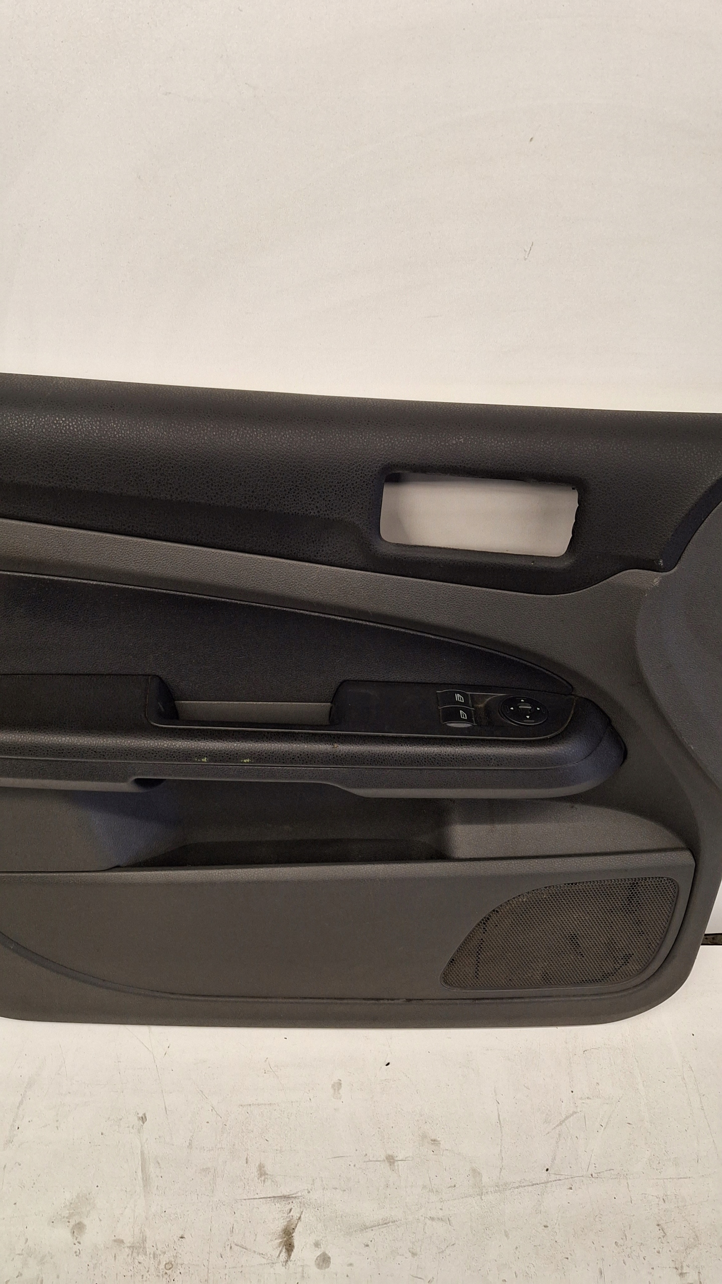 BOCZEK DRZWI LEWY PRZÓD FORD FOCUS MK2 4M51A23943C Typ samochodu Samochody osobowe