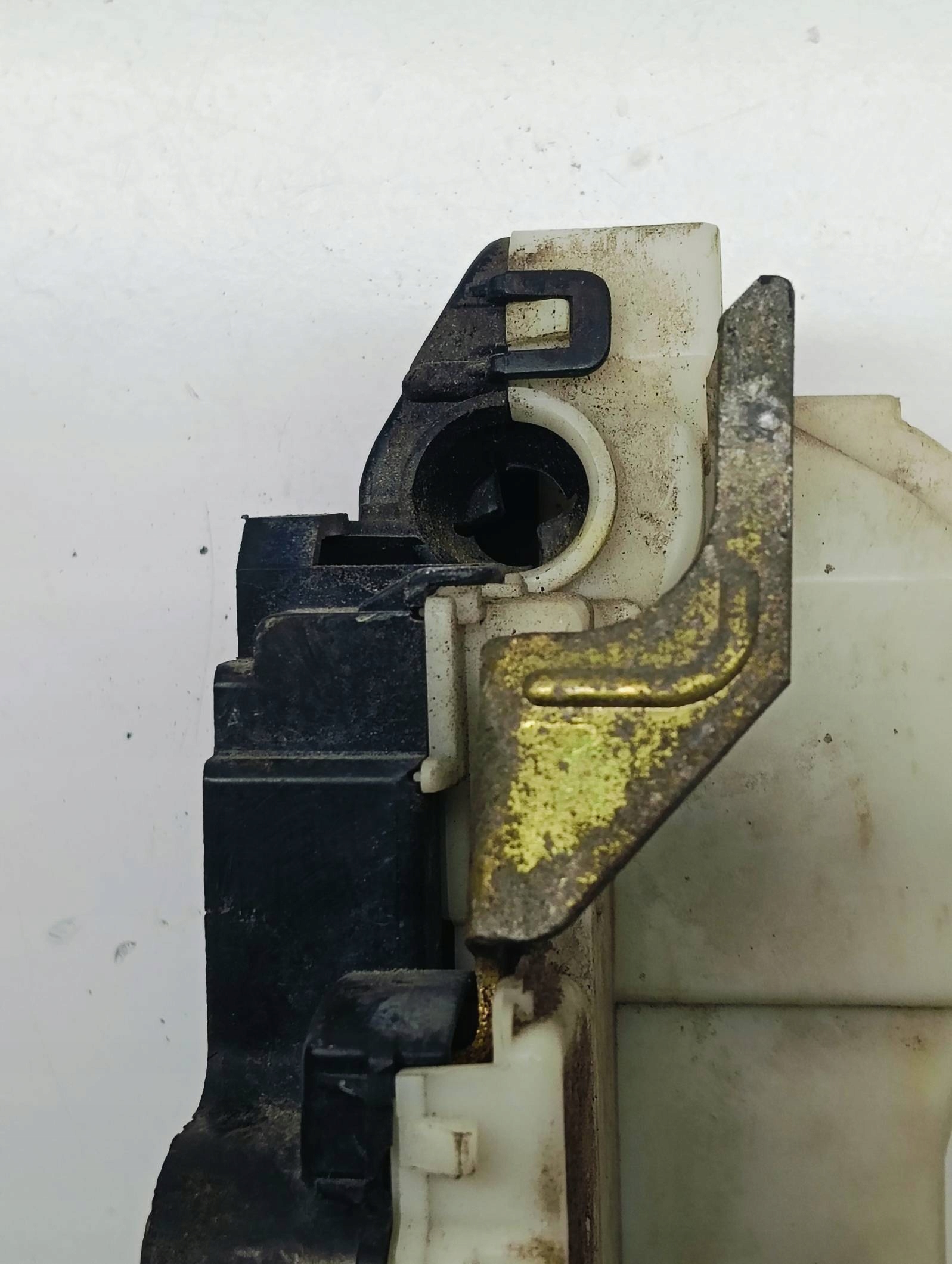 lock door right front Volkswagen Golf III 1.9 TDI 1H1837016