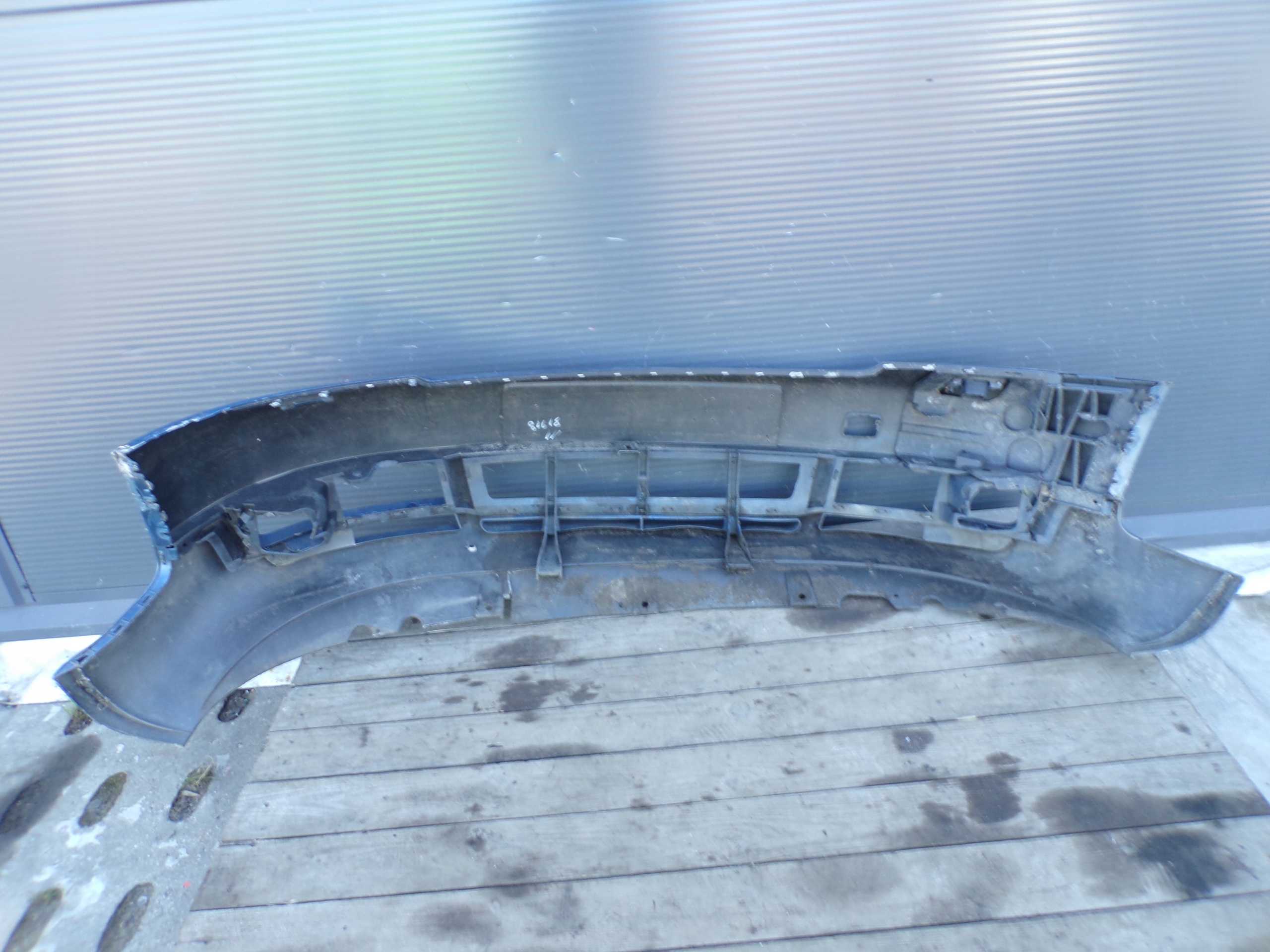 front bumper front AUDI A4 B6 colour LZ5W WERSJA below washers
