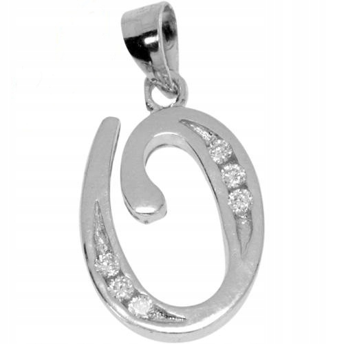 Stříbrný písmenko „o“ s přívěskem.