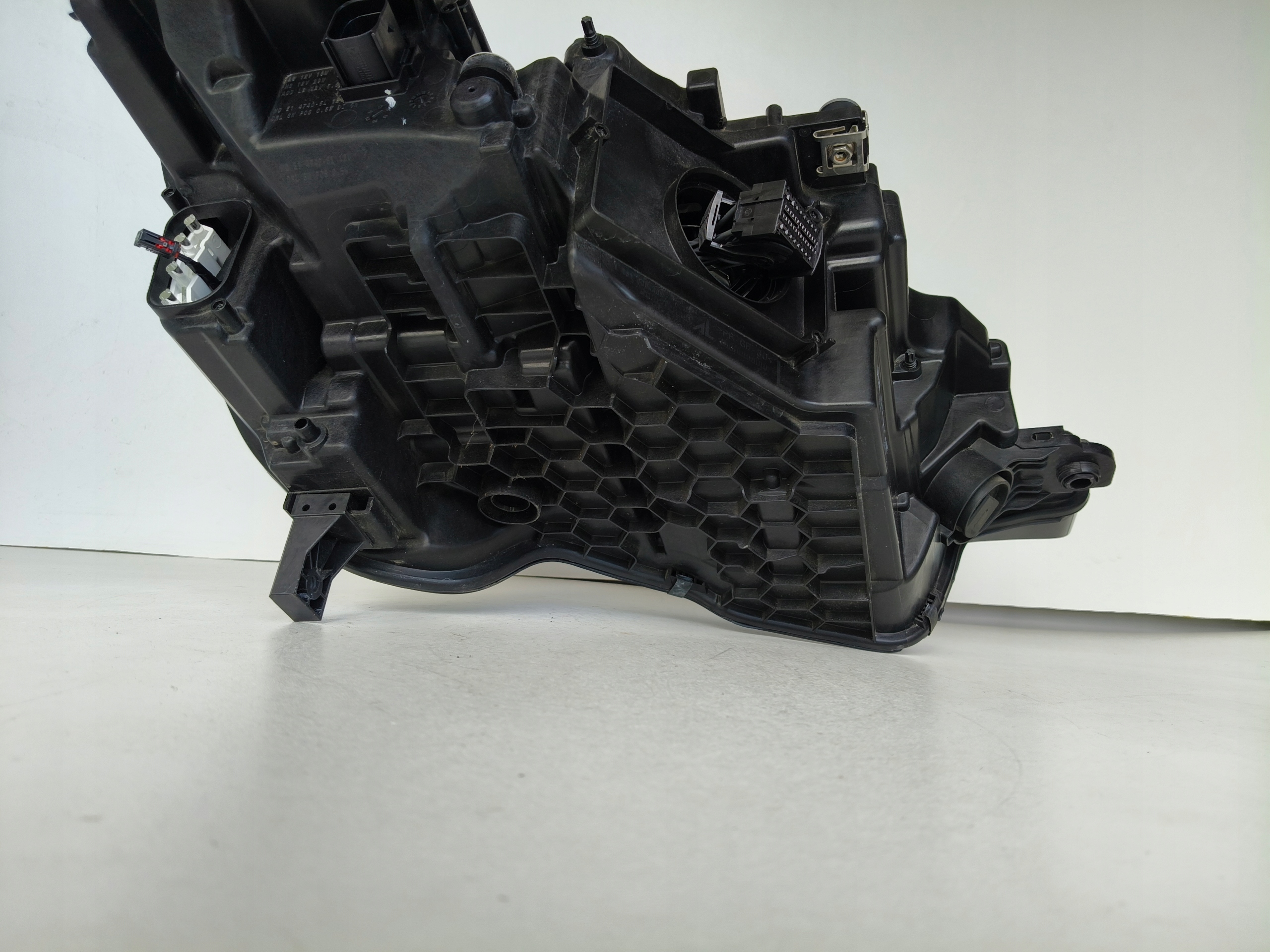 light left REFLEKTOR AUDI E-TRON 4KE FULL LED