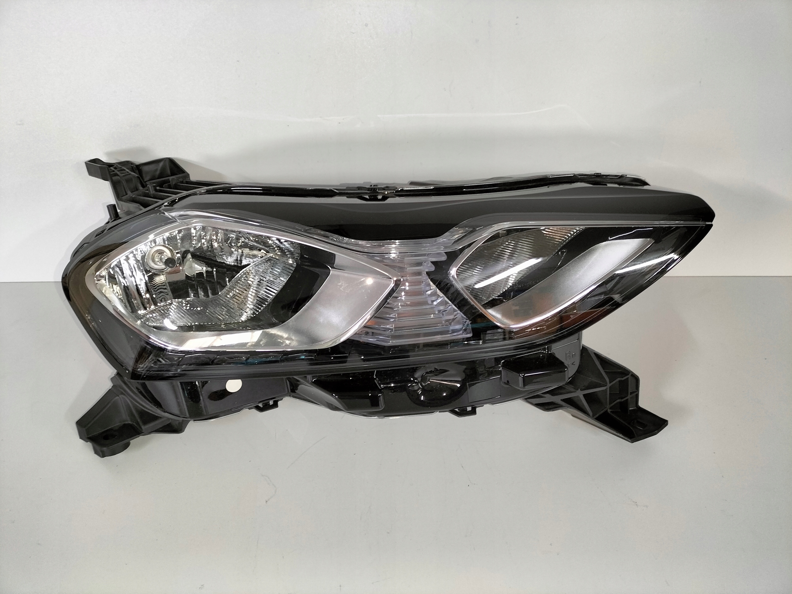 light front reflektor right CITROEN DS3 CROSSBACK 19