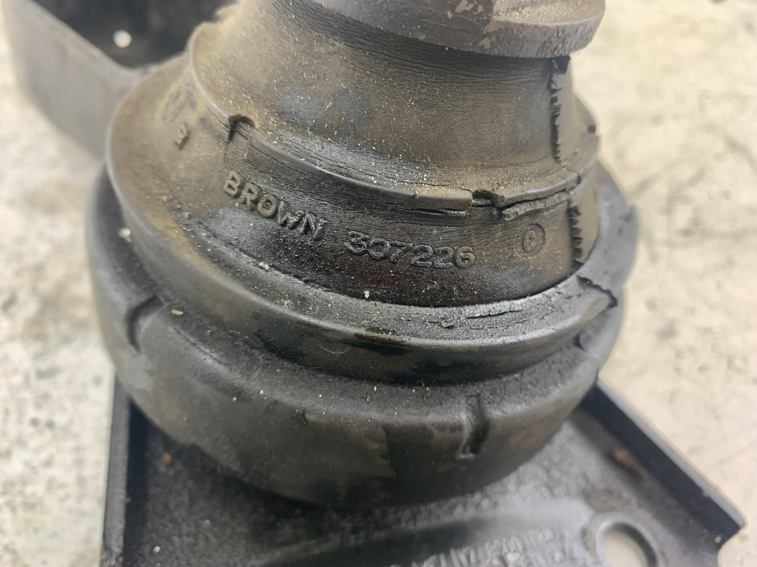 VW SHARAN and SEAT ALHAMBRA GALAXY MK1 engine mount 7M3199132R