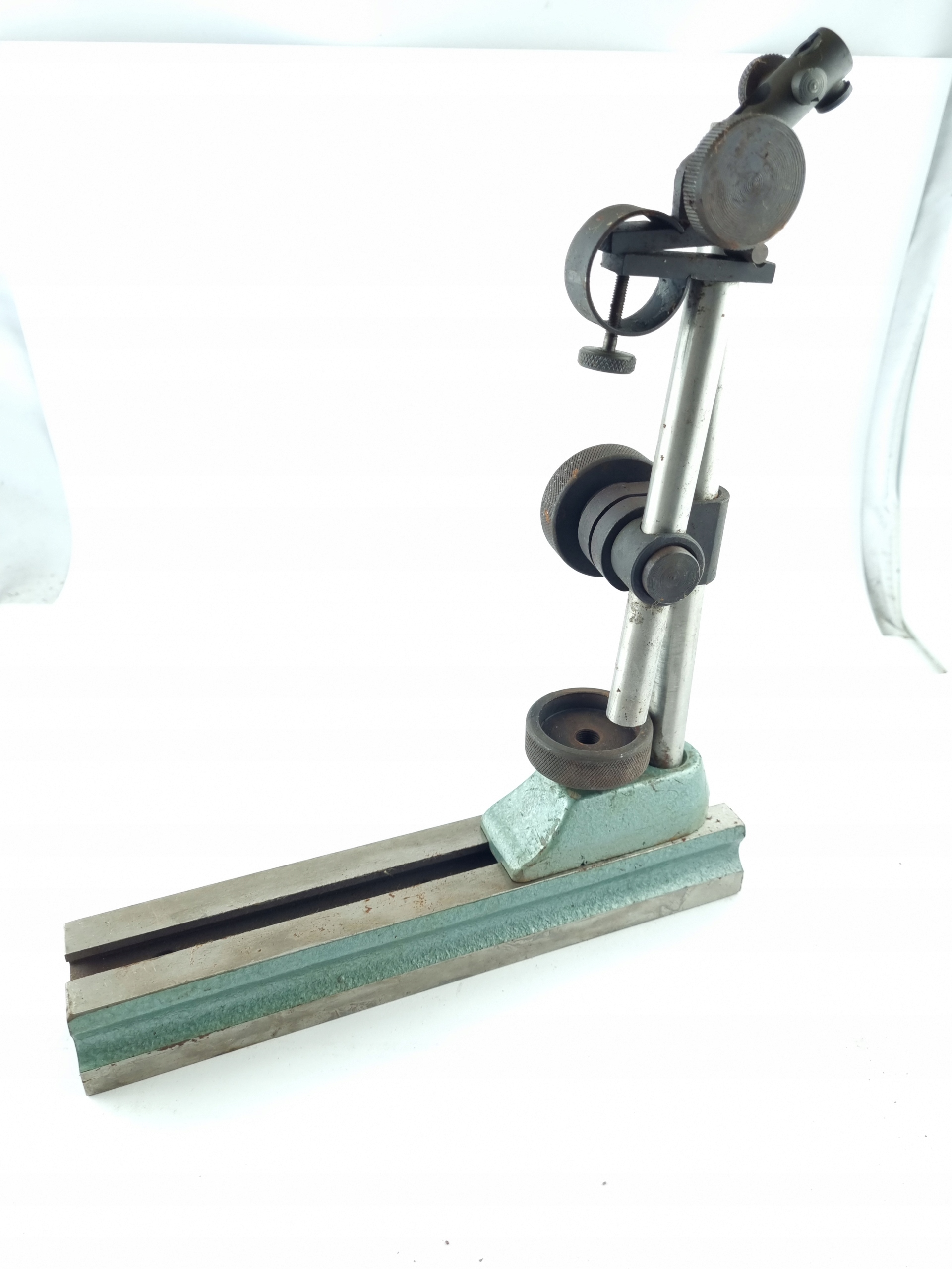 Основание для часовых датчиков с держателем MDZa-m