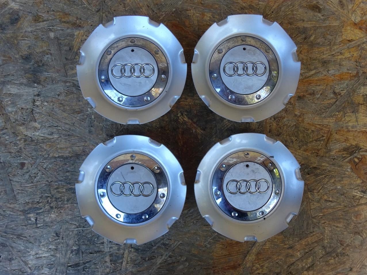 A3 S3 8P A4 S4 A6 S6 обода кришки OEM 8E0601165N