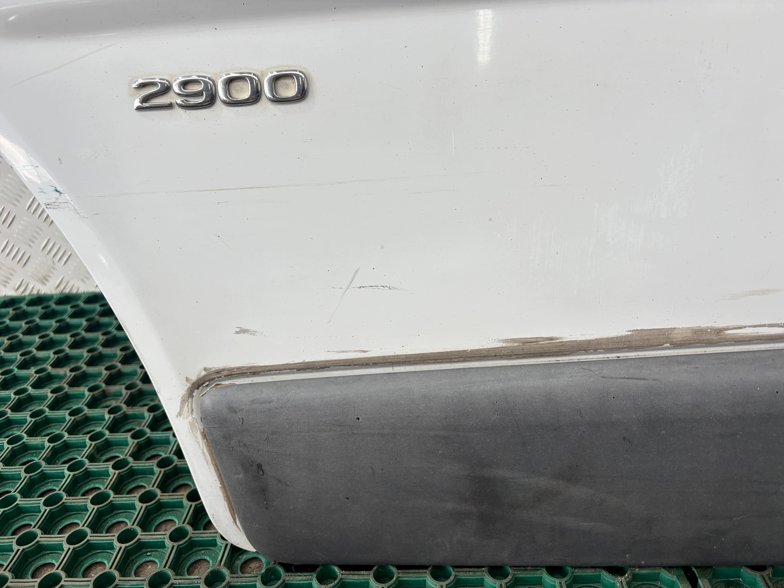 RENAULT TRAFIC VIVARO II 06-14 door front left front BIALE