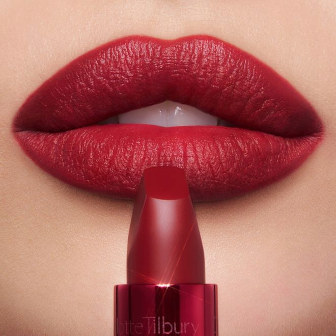 Pomadka Matte Revolution Cinematic Red