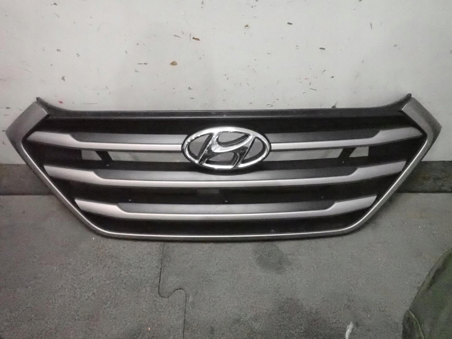 Grill HYUNDAI TUCSON III 2015- 86351-D7000