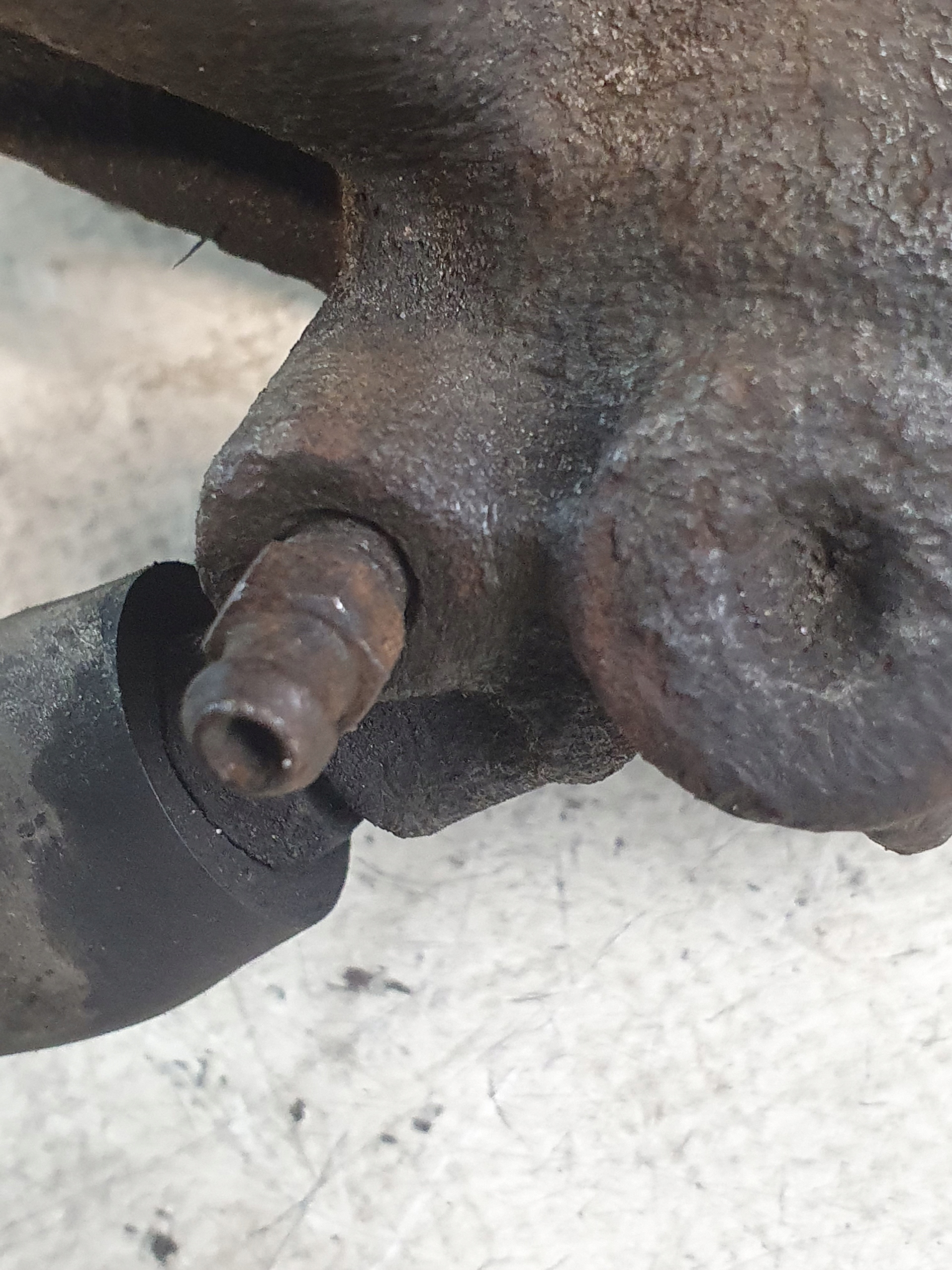 caliper brake left front PEUGEOT 307 SW 2.0HDI 02r.